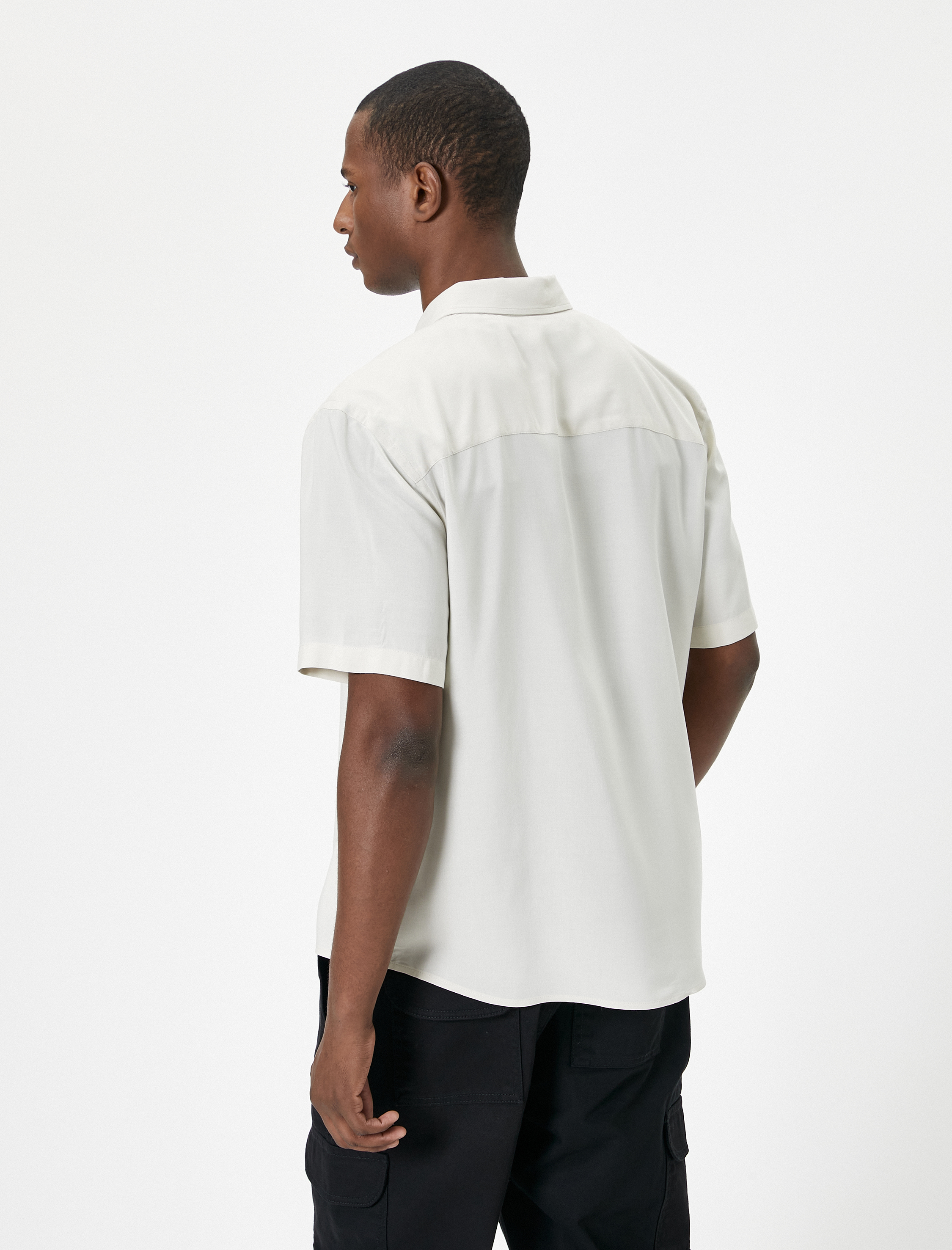   Yazlık Gömlek Kısa Kollu Klasik Yaka Düğmeli Viskon Kumaş Regular Fit