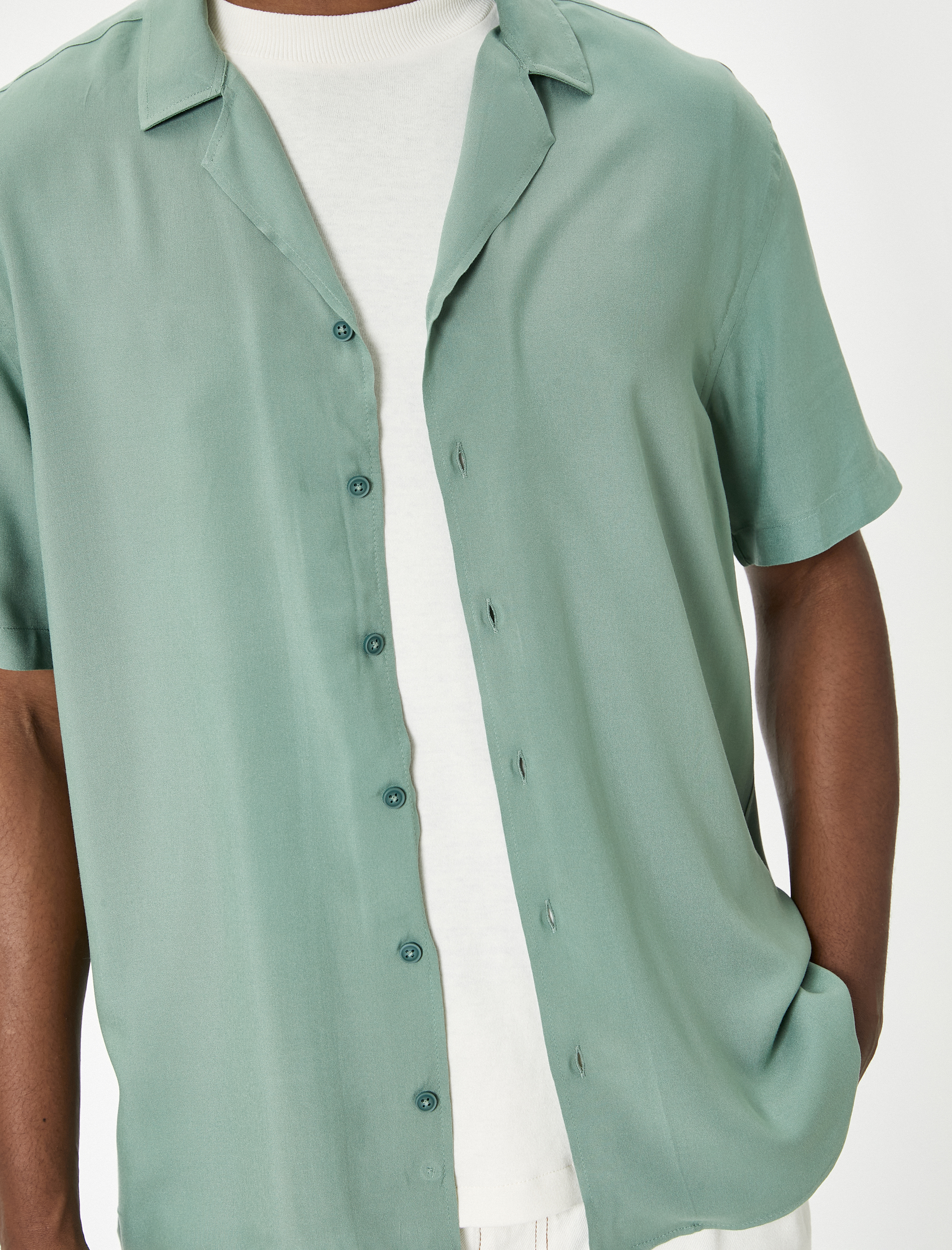   Yazlık Gömlek Kısa Kollu Devrik Yaka Düğmeli Viskon Kumaş Regular Fit