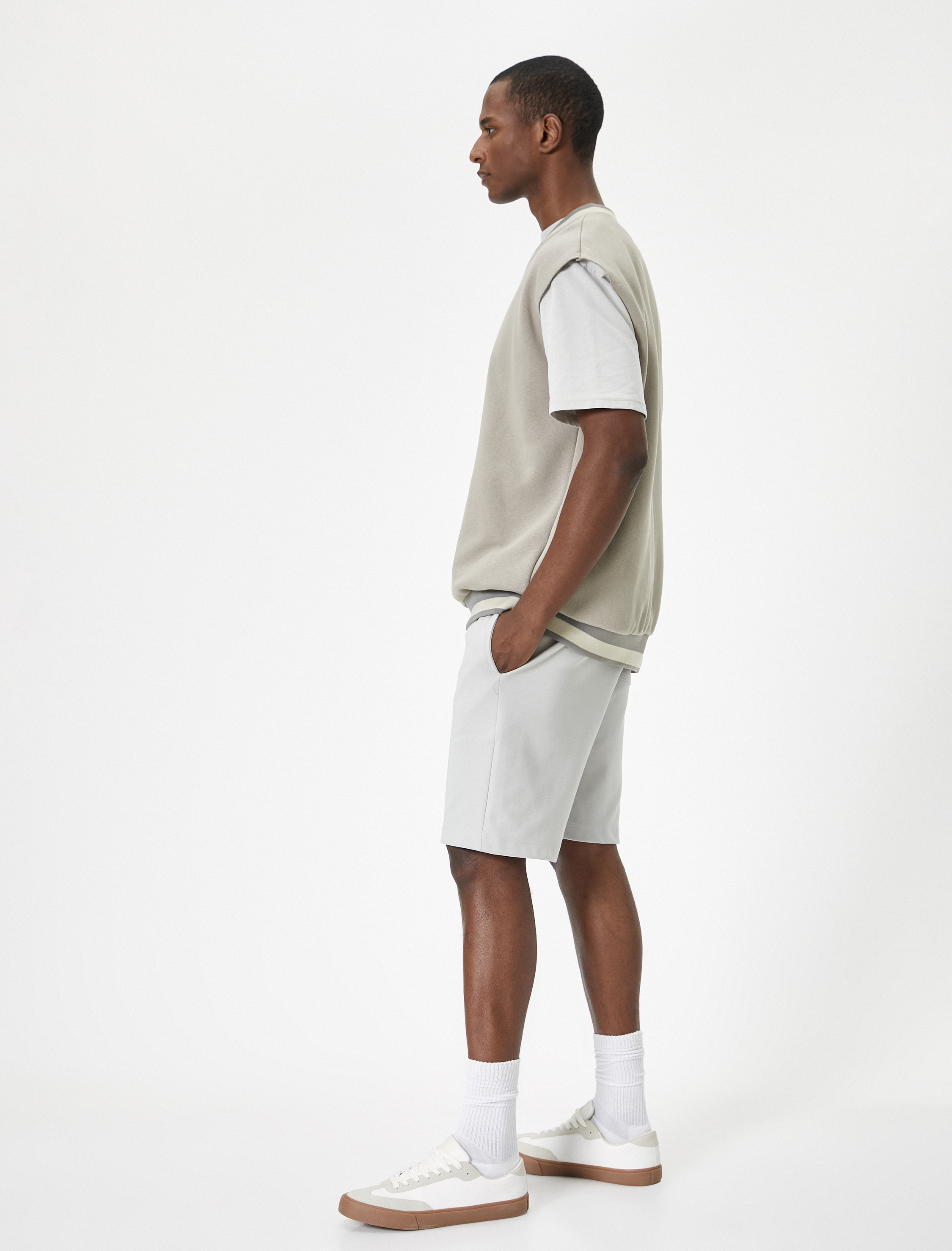   Bermuda Şort Beli Bağcıklı Nervürlü Cepli