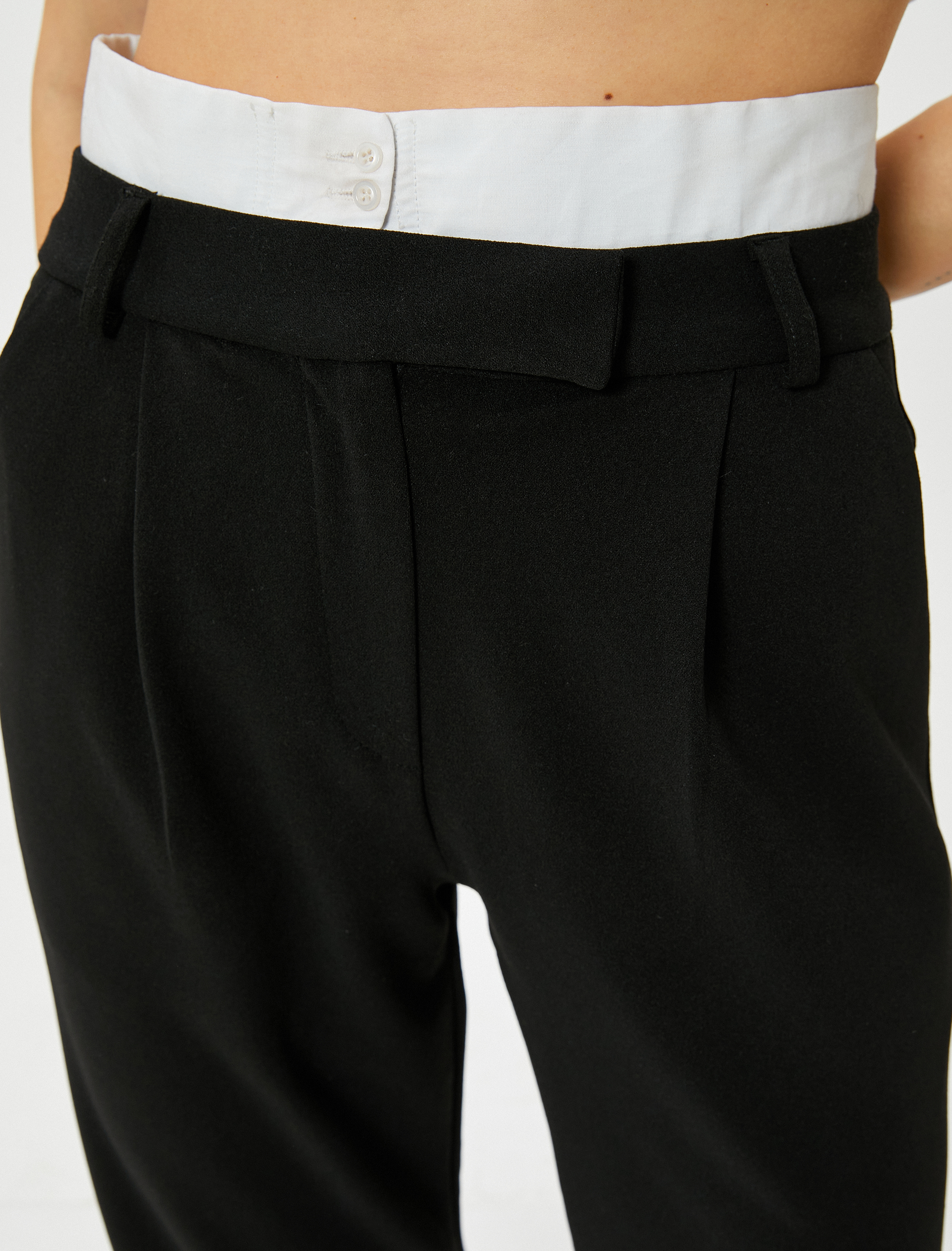   Düz Paça Pantolon Bel Detaylı Pileli