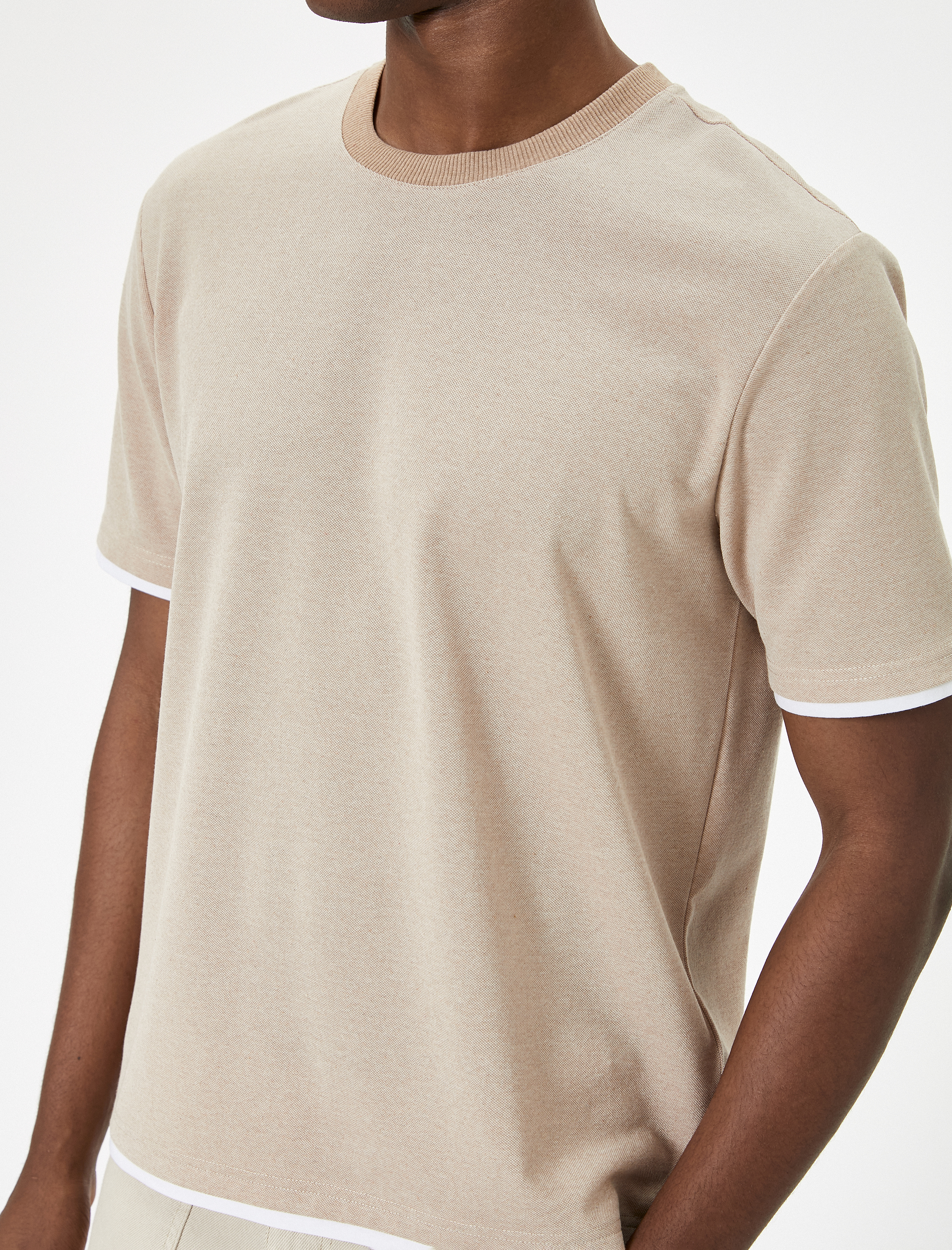   Basic Tişört Dokulu Bisiklet Yaka Kumaş Detaylı Kısa Kollu