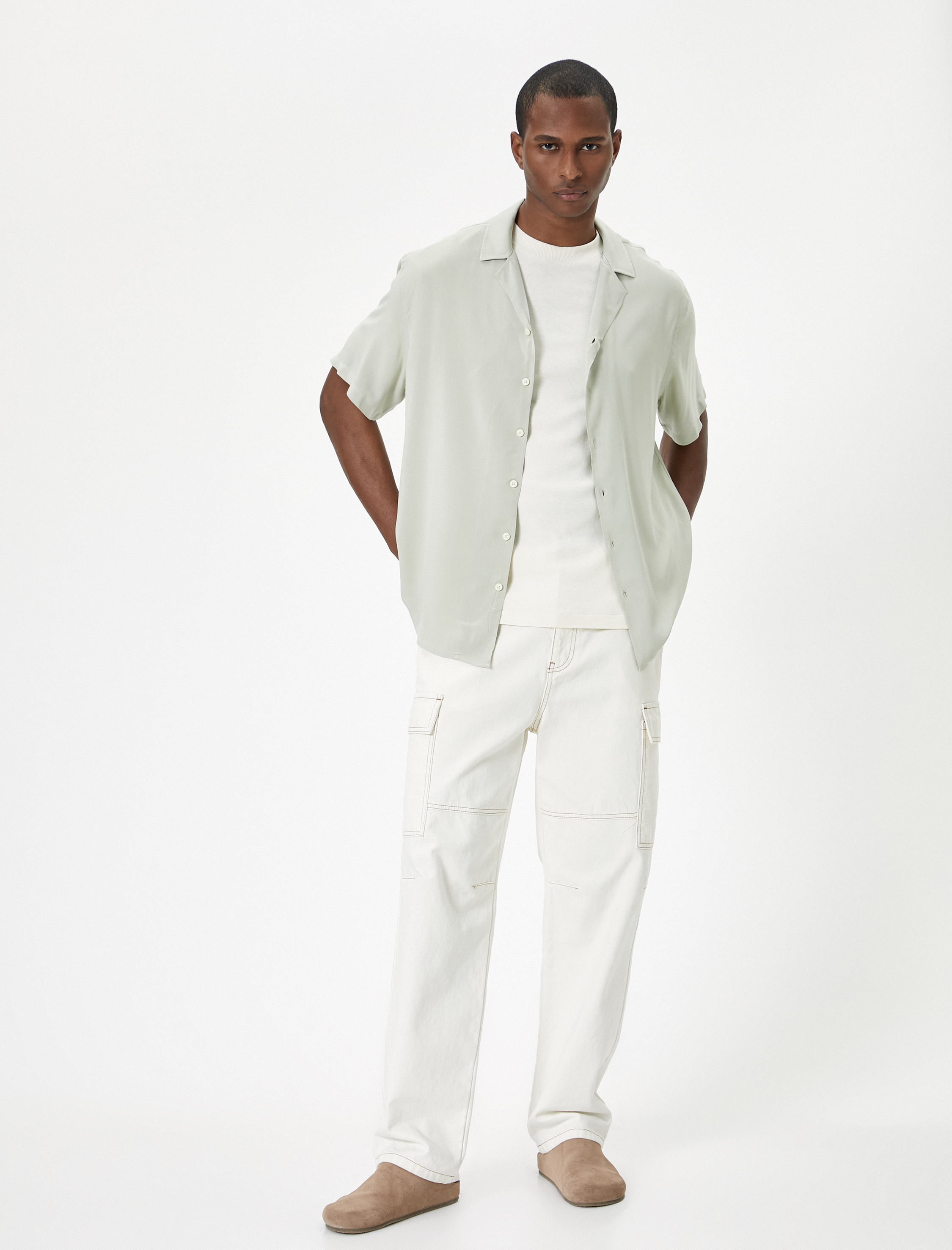   Yazlık Gömlek Kısa Kollu Devrik Yaka Düğmeli Viskon Kumaş Regular Fit