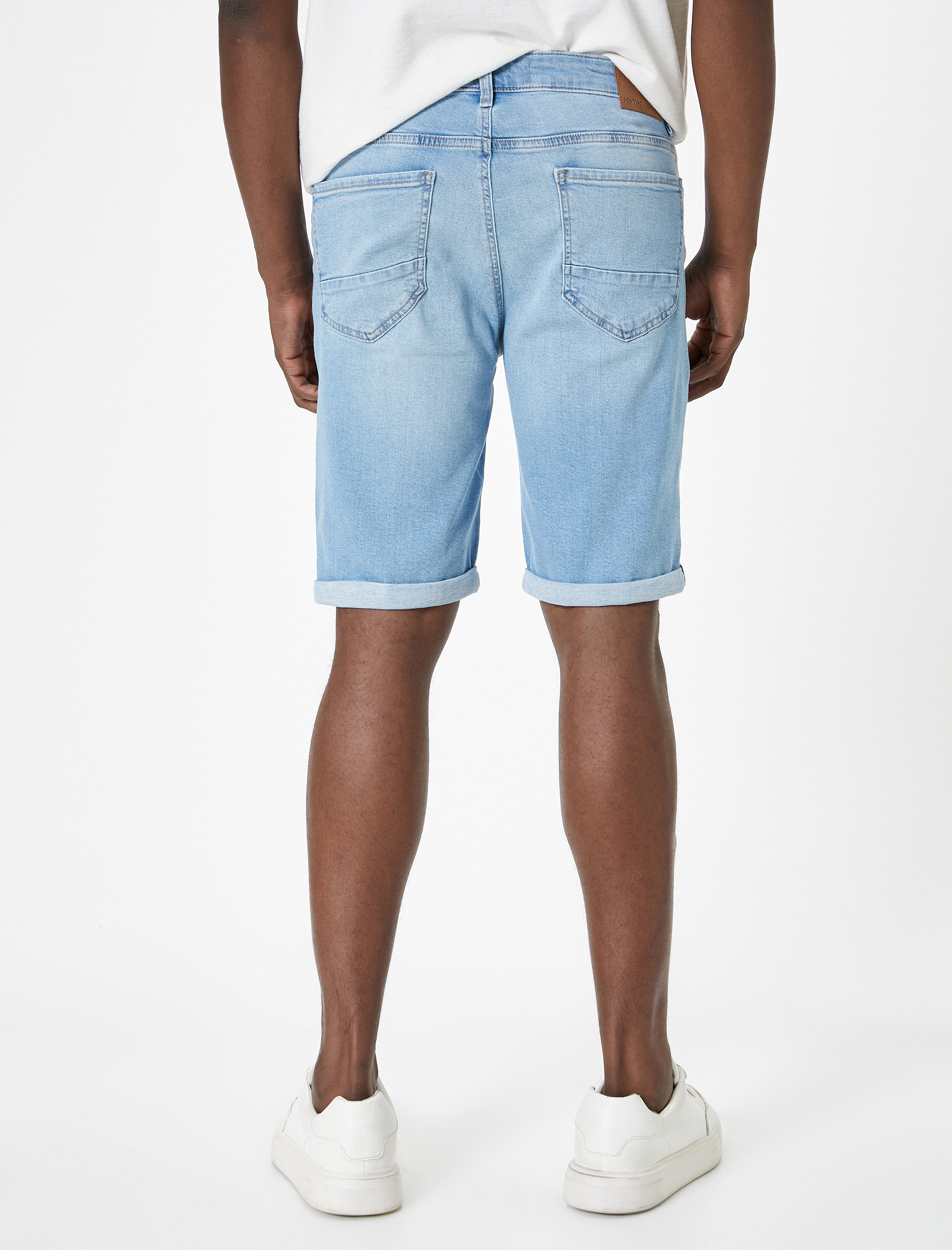 Yırtık Kot Şort Slim Fit Katlama Detaylı Düğmeli Cepli