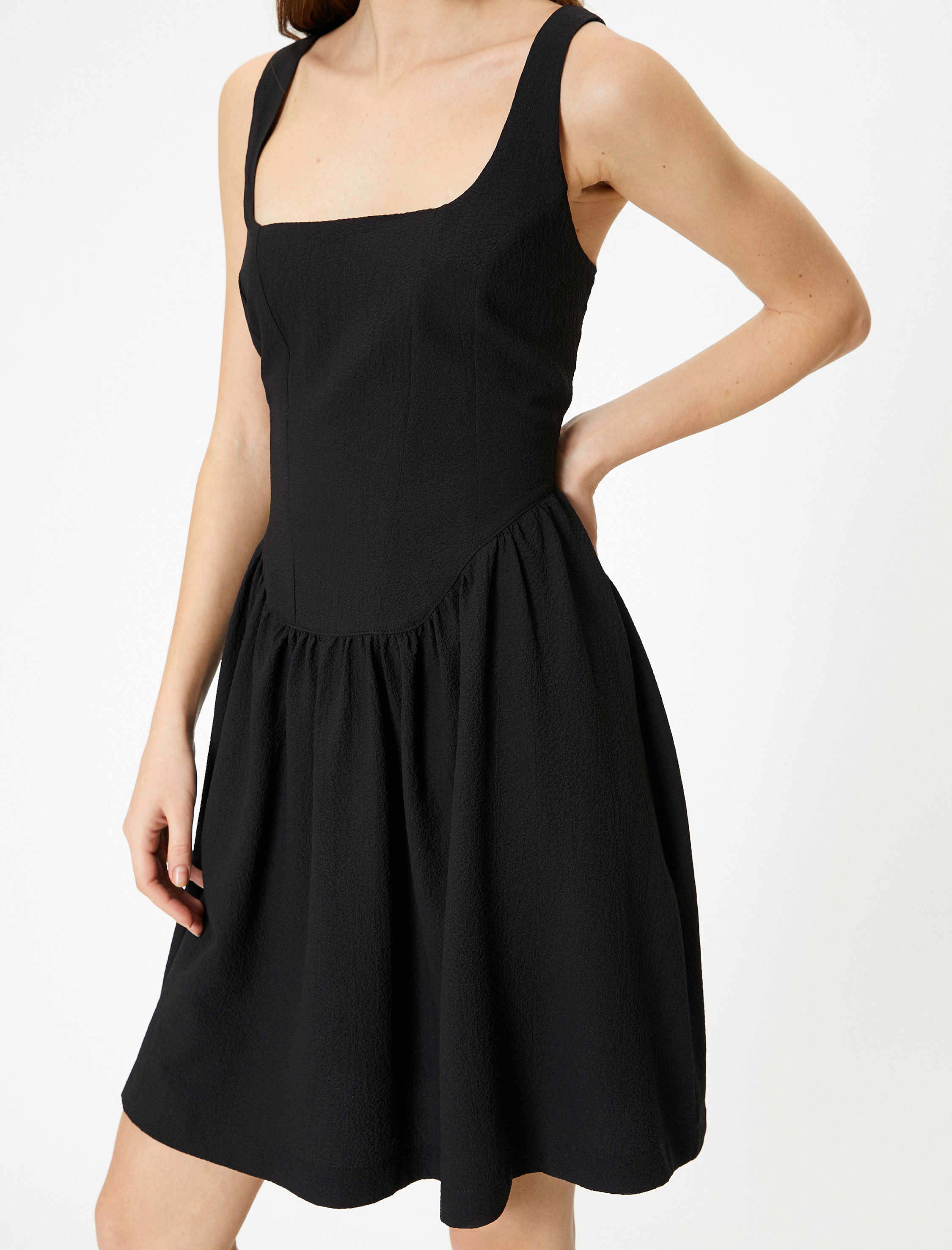   Kalın Askılı Mini Elbise Slim Fit U Yaka