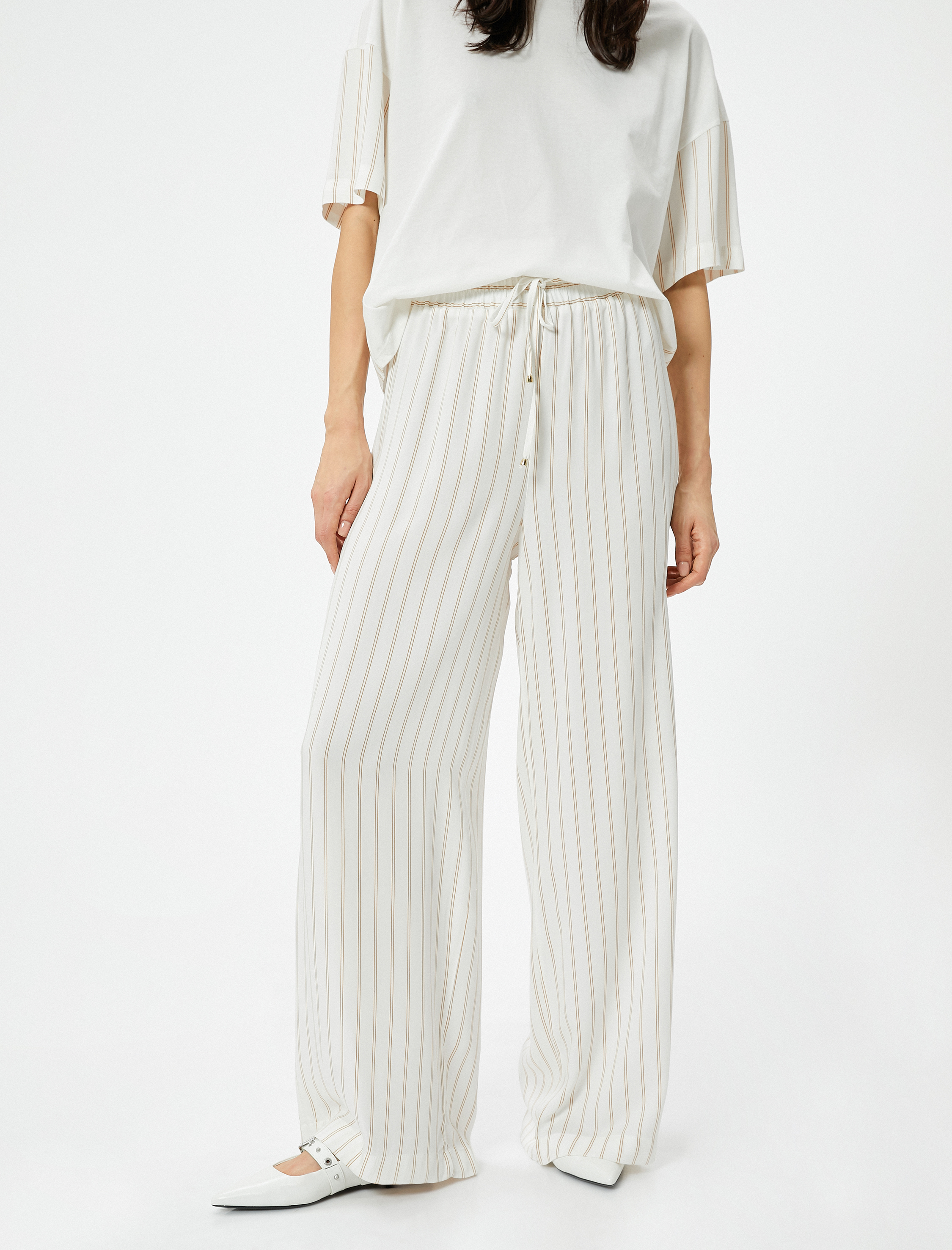   Bol Paça Pantolon Beli Bağcıklı Lastikli