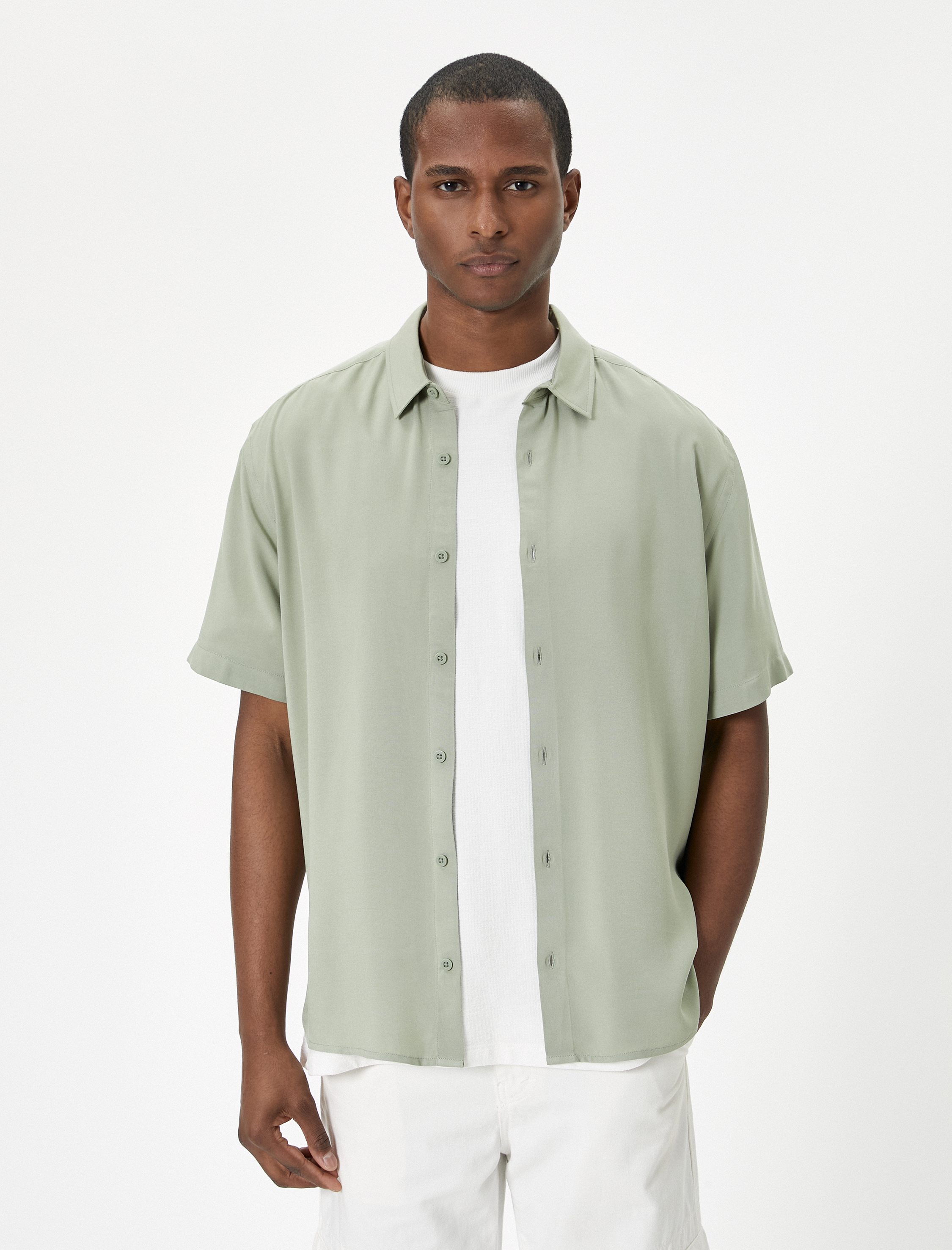   Yazlık Gömlek Kısa Kollu Klasik Yaka Düğmeli Viskon Kumaş Regular Fit