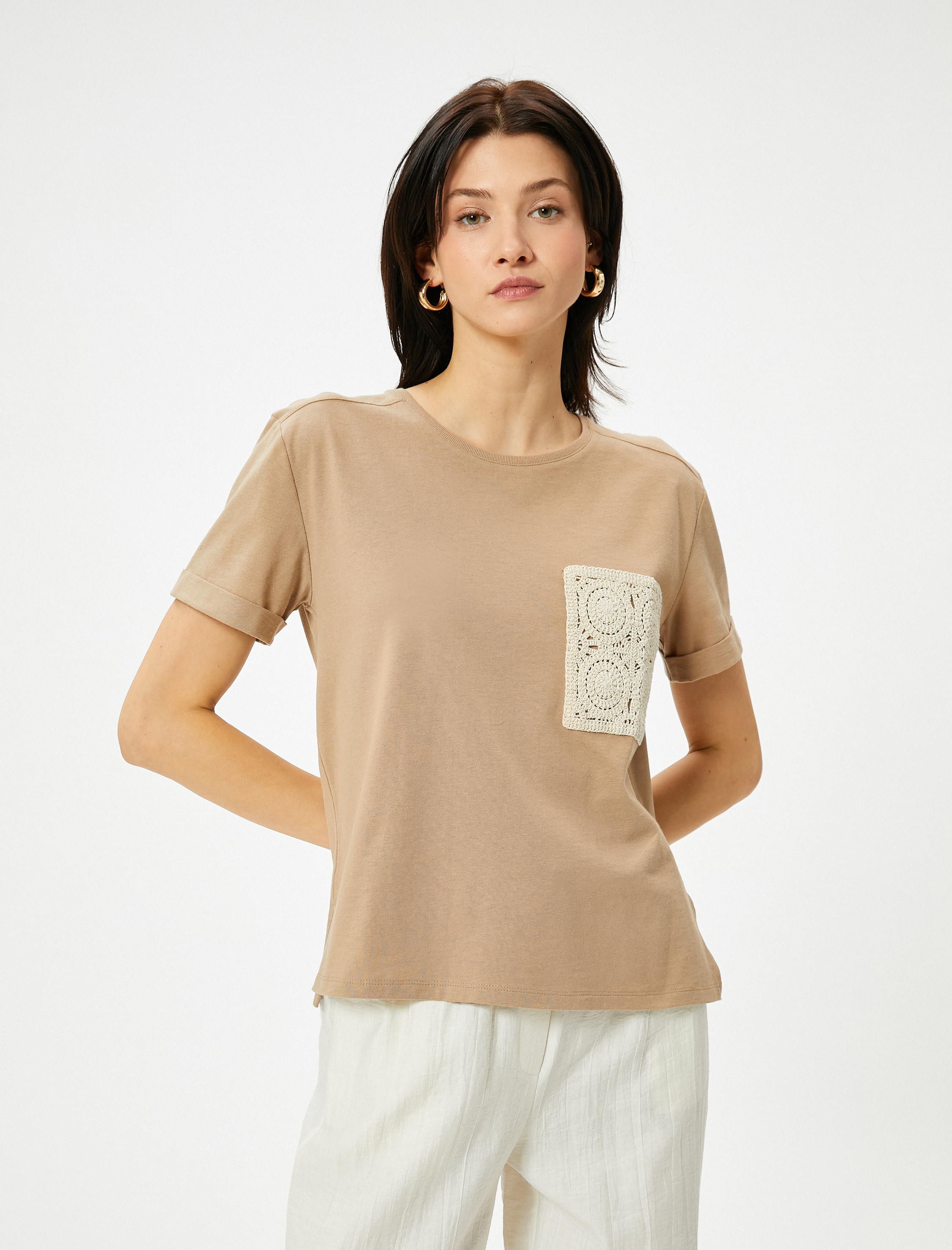   Kısa Kollu Tişört Bisiklet Yaka Kroşe Detaylı