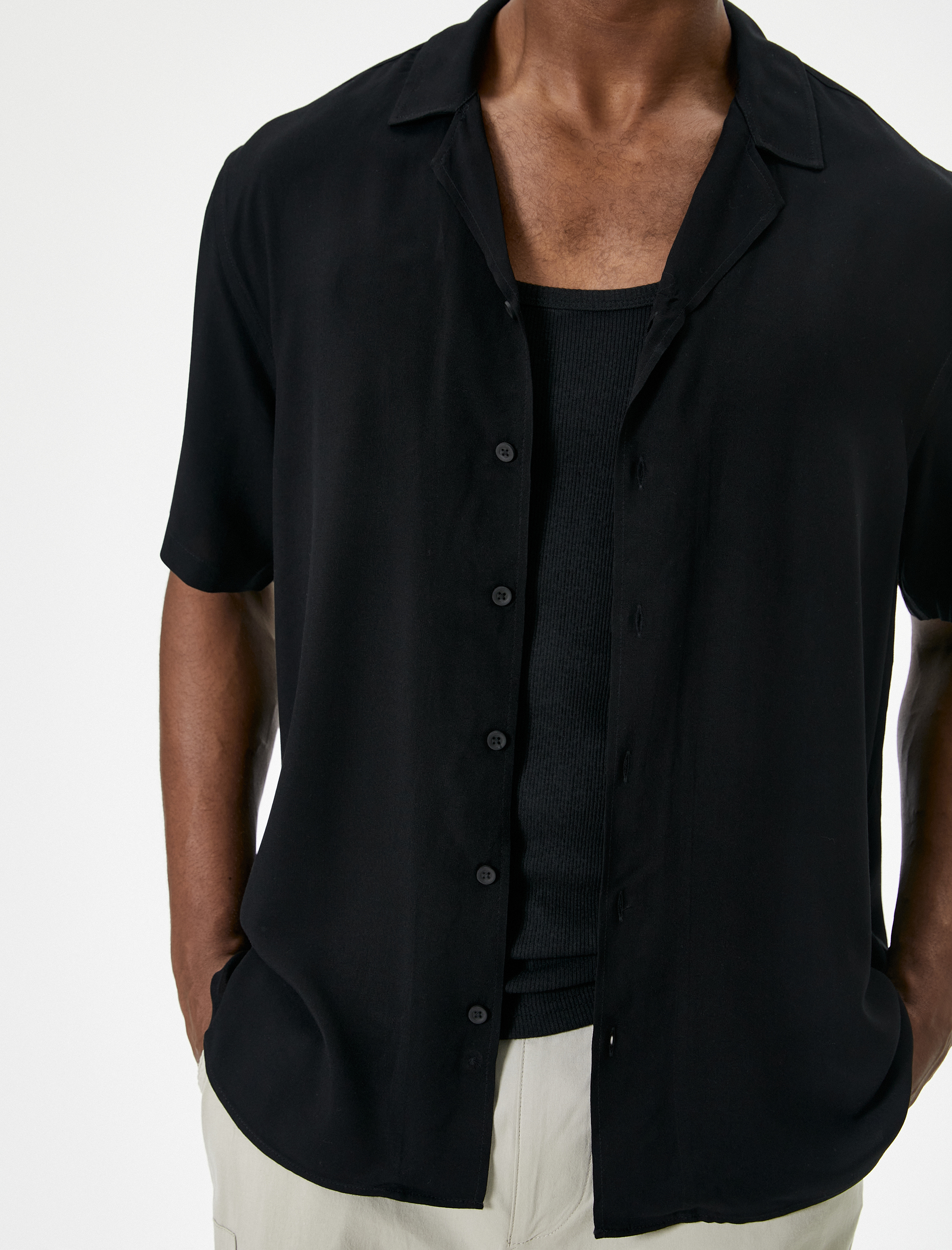   Yazlık Gömlek Kısa Kollu Devrik Yaka Düğmeli Viskon Kumaş Regular Fit