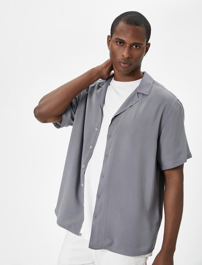  Yazlık Gömlek Kısa Kollu Devrik Yaka Düğmeli Viskon Kumaş Regular Fit