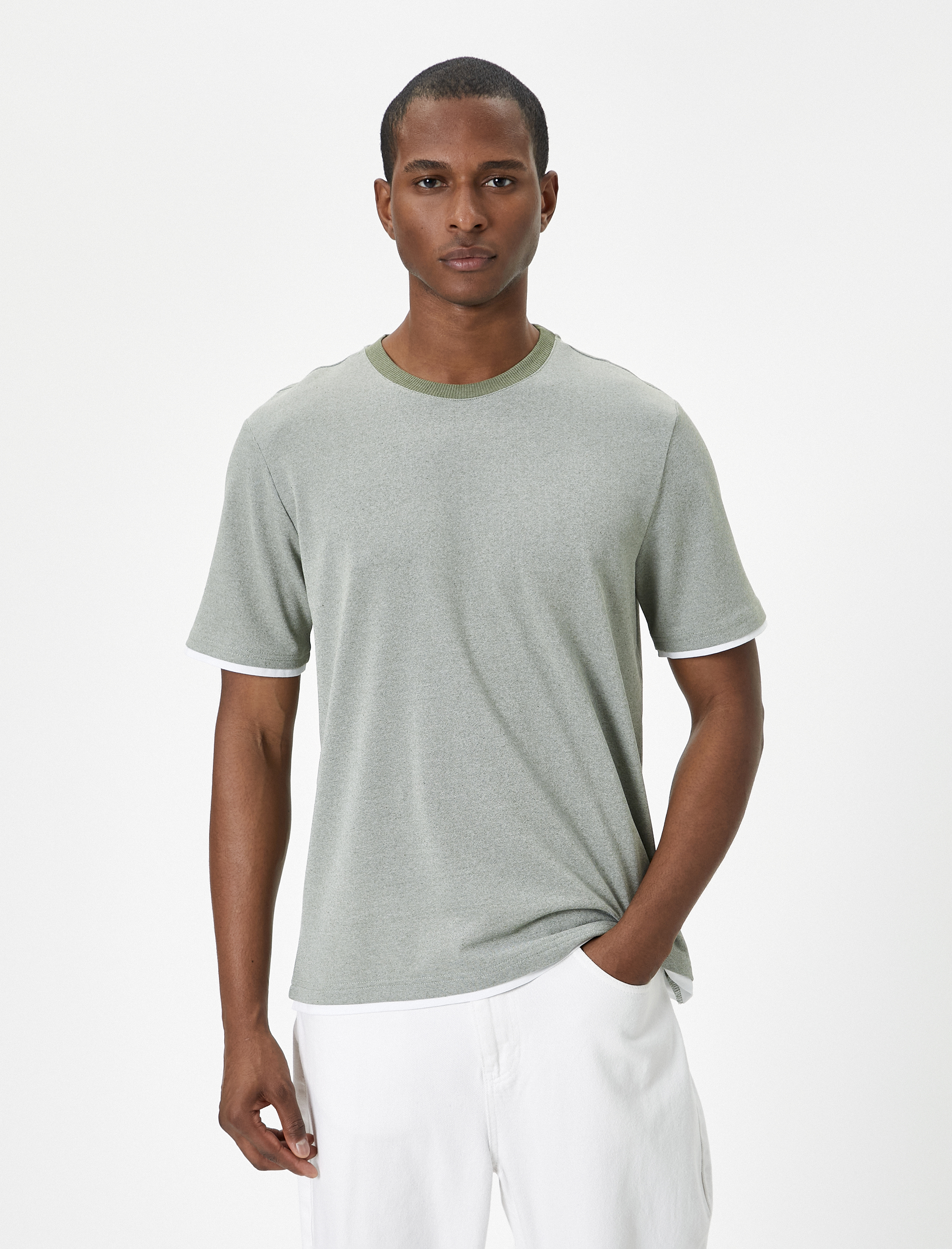   Basic Tişört Dokulu Bisiklet Yaka Kumaş Detaylı Kısa Kollu