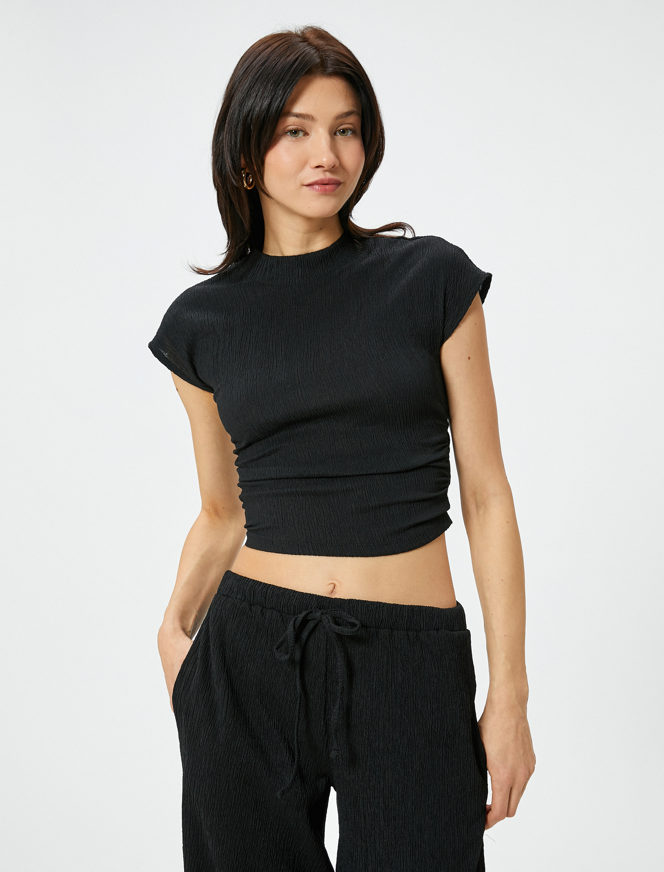   Crop Tişört Kısa Kollu Drapeli Dik Yaka Dokulu