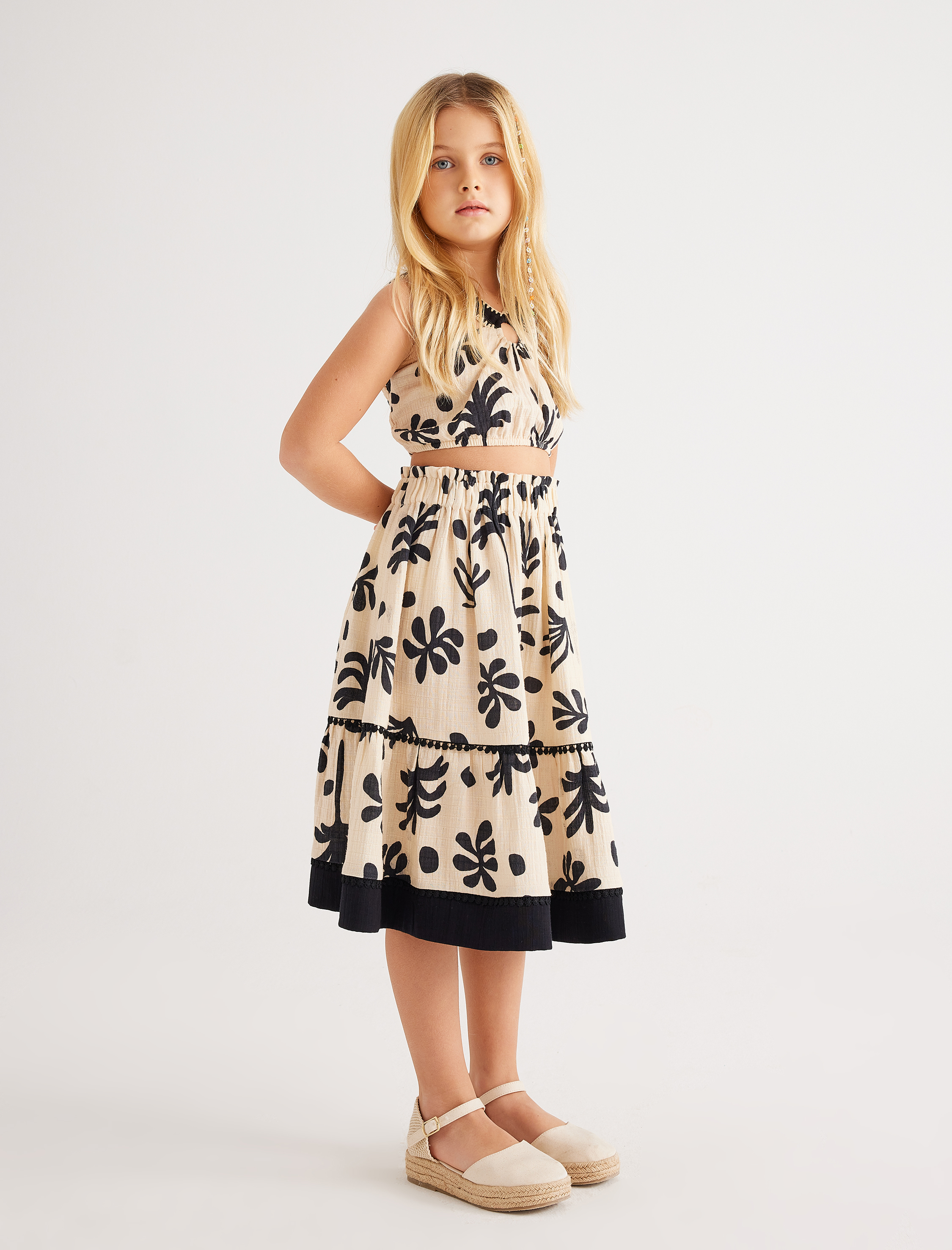  Kız Çocuk Askılı Crop Bluz İşlemeli