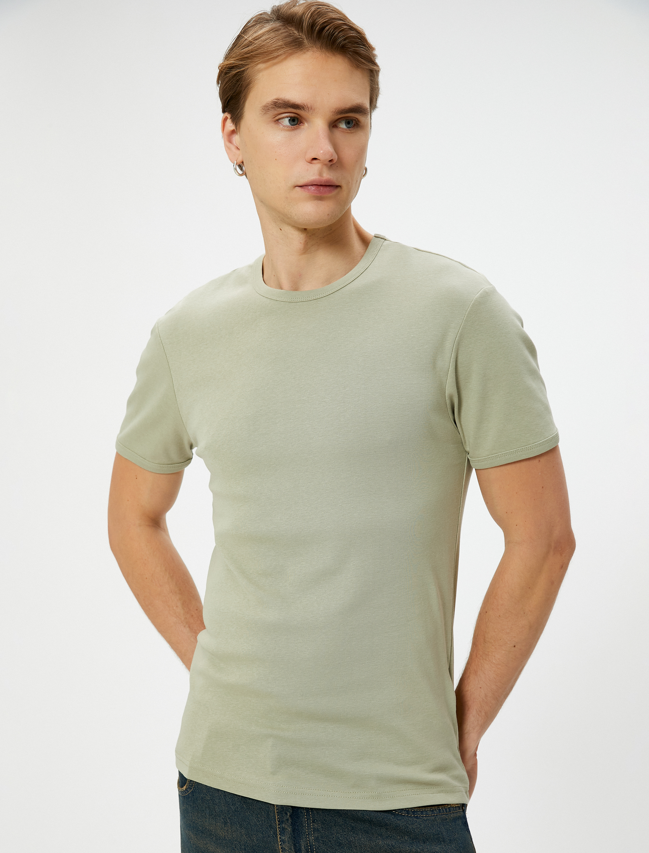 Basic Tişört Slim Fit Bisiklet Yaka Kısa Kollu Pamuklu