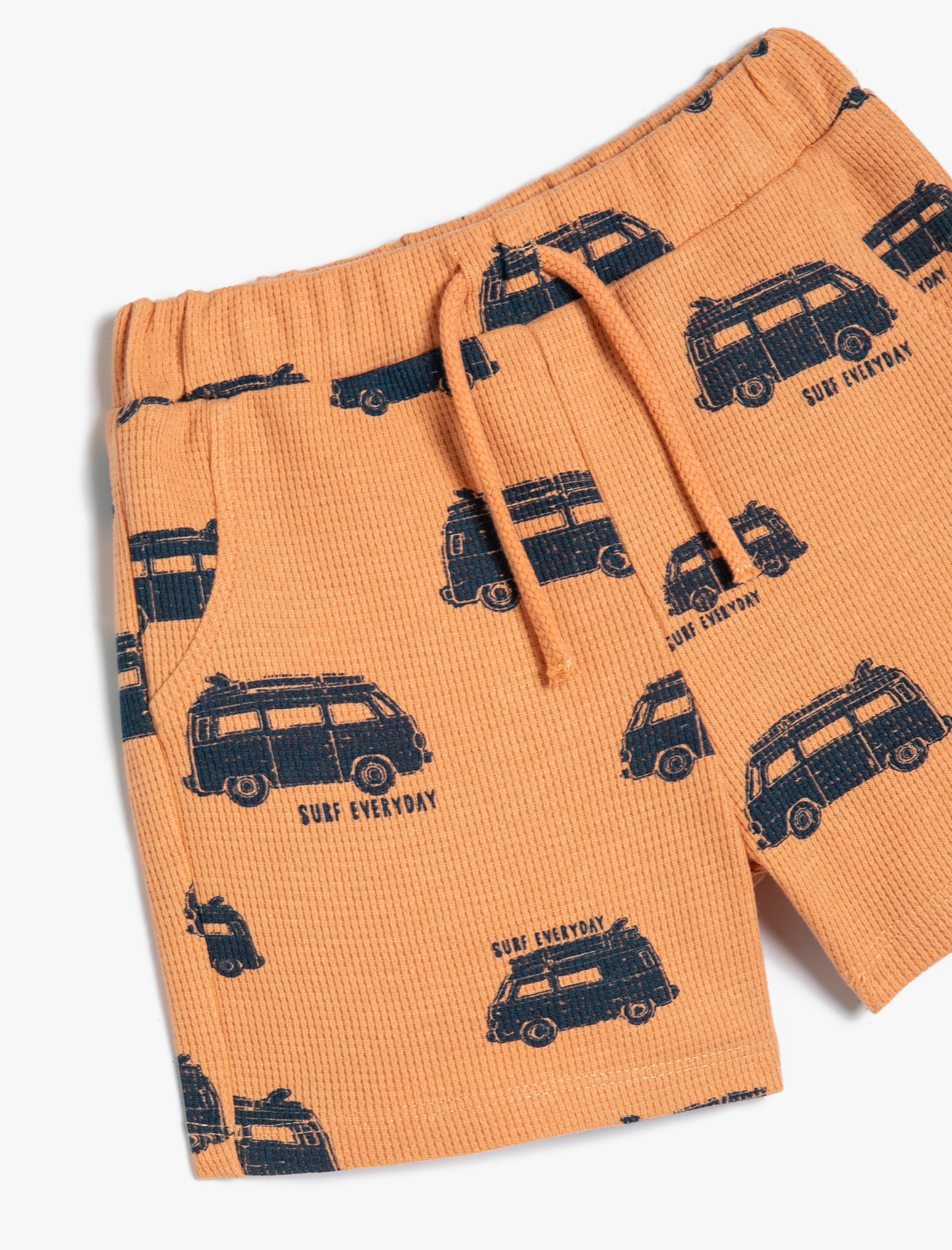  Erkek Bebek Şort Dokulu Araba Baskılı Beli Bağlamalı Cepli Pamuklu