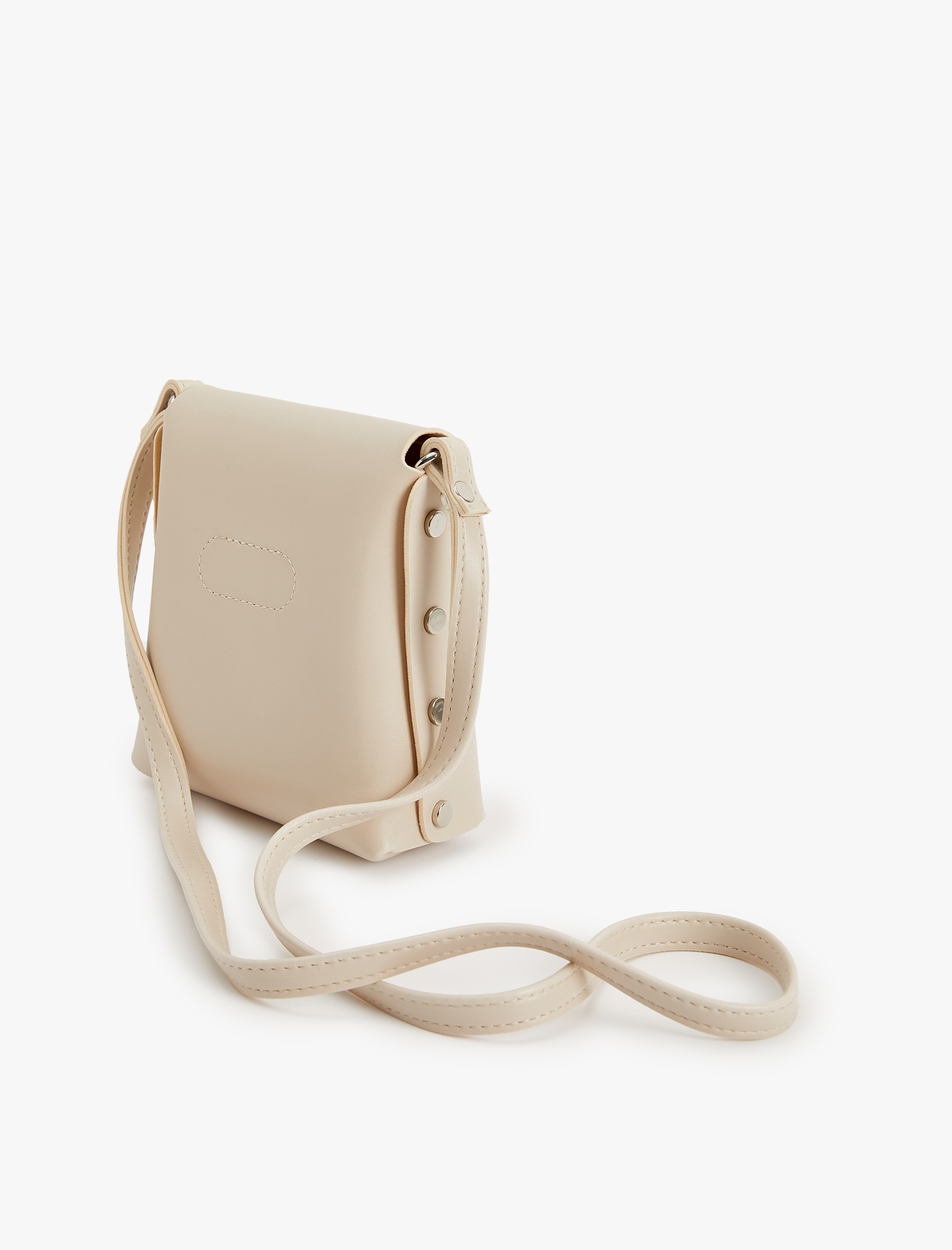  Kadın Küçük Çapraz Çanta Suni Deri Metal Aksesuar Detaylı