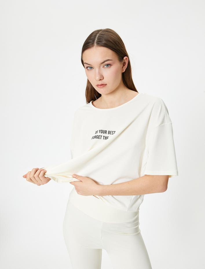  Spor Tişört Arkası Tül Detaylı Kısa Kollu Bisiklet Yaka Baskı Detaylı