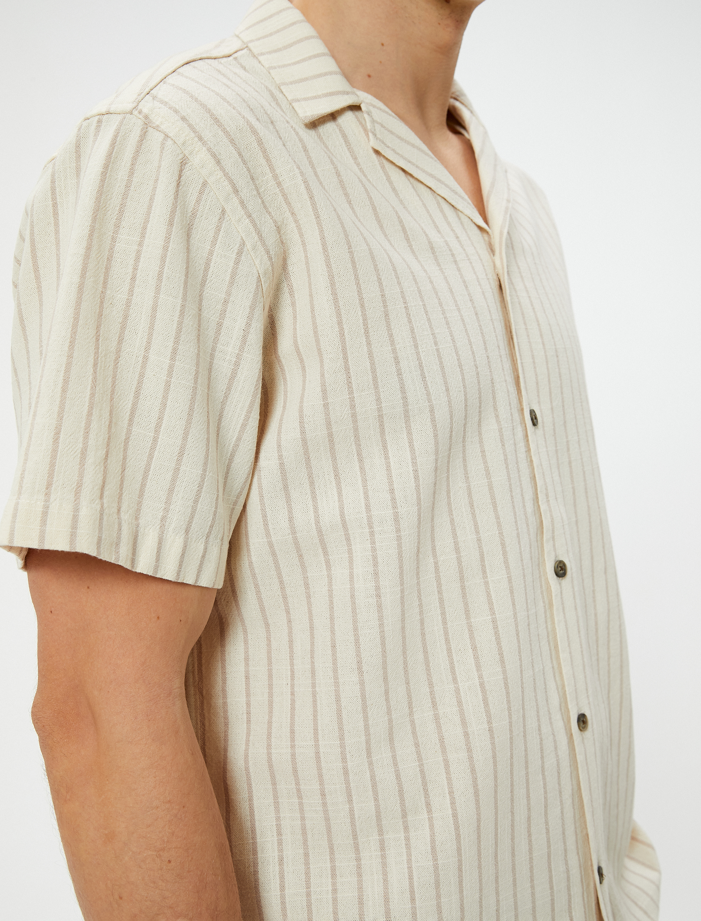 Yazlık Gömlek Kısa Kollu Devrik Yaka Düğmeli Regular Fit