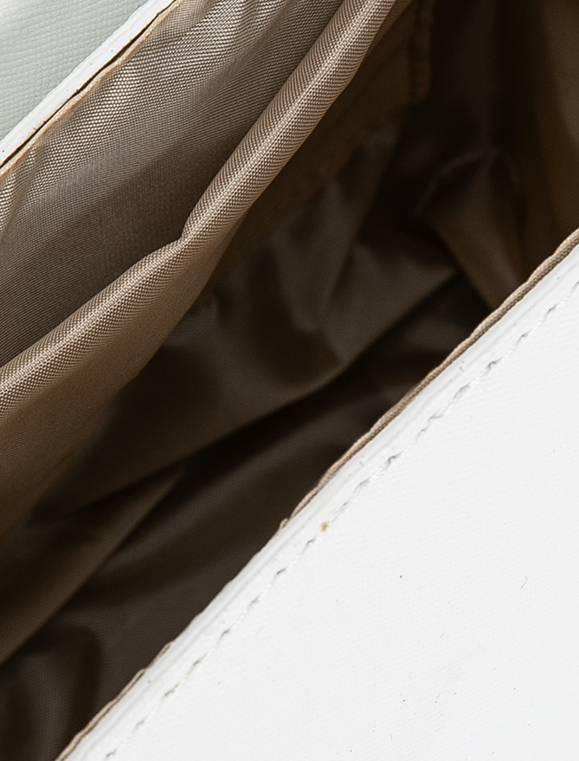  Kadın Çapraz Çanta Kapaklı Suni Deri Saplı