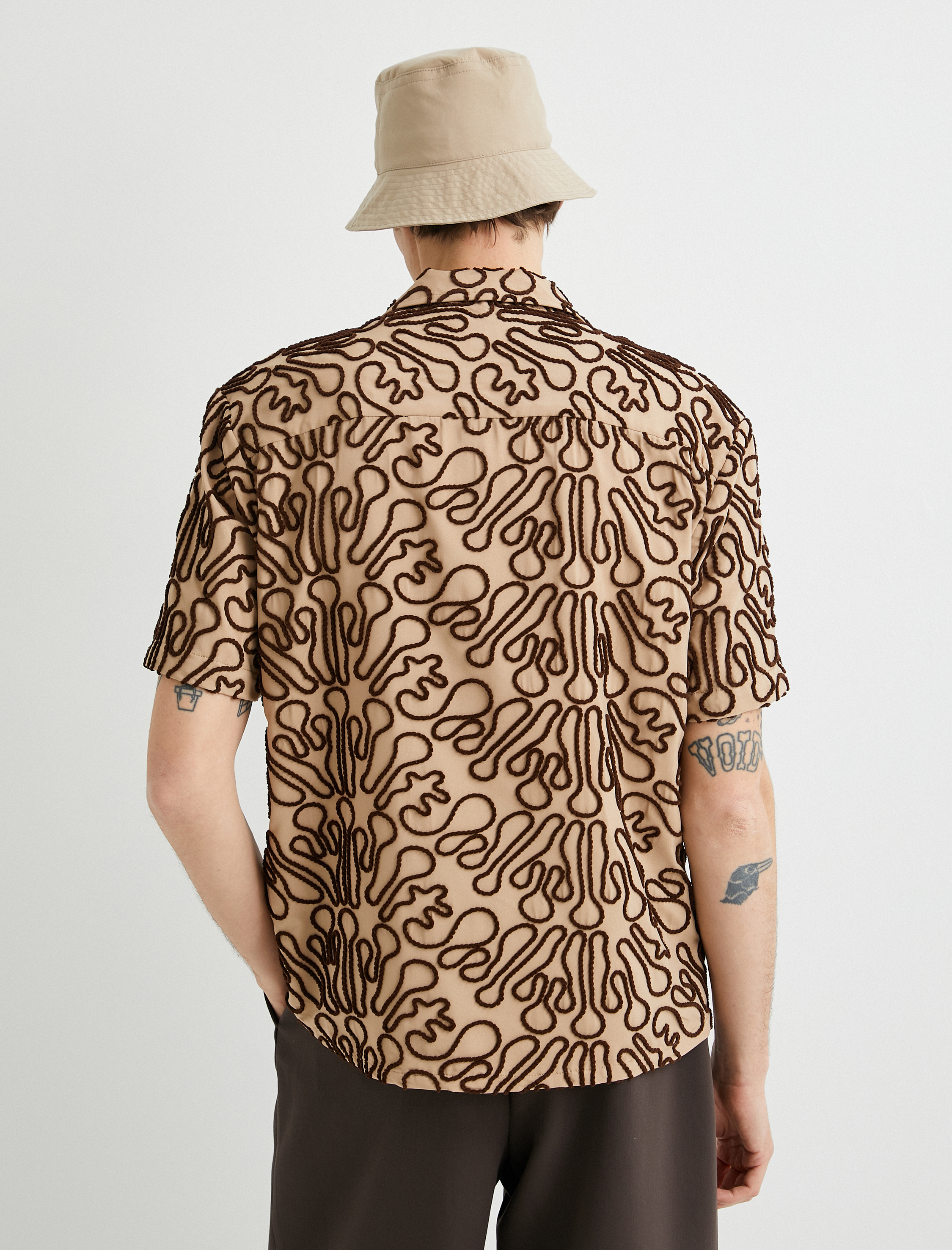 Yazlık Gömlek Kısa Kollu Devrik Yaka İşlemeli Regular Fit