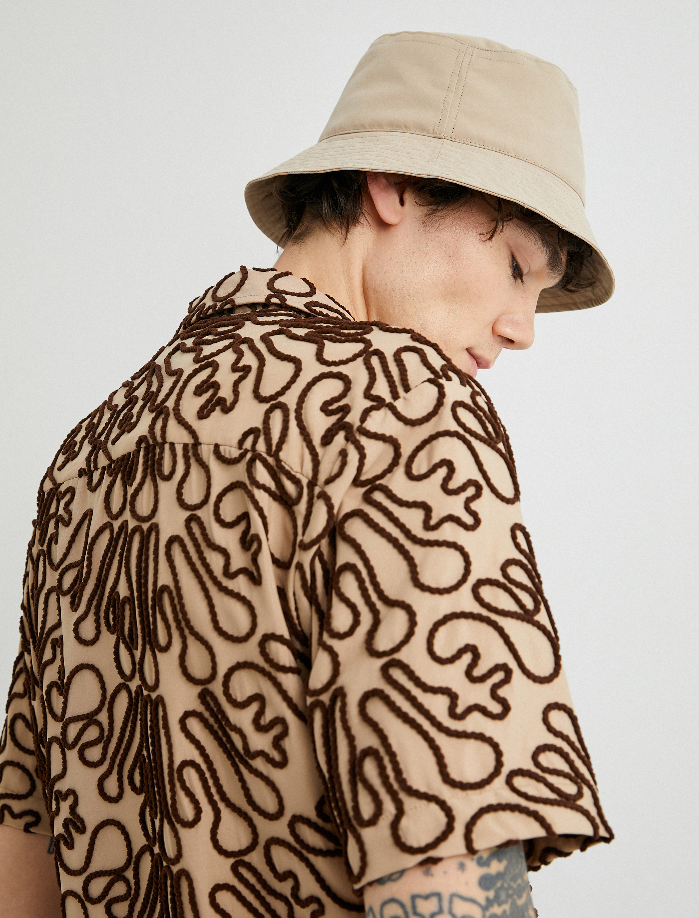 Yazlık Gömlek Kısa Kollu Devrik Yaka İşlemeli Regular Fit