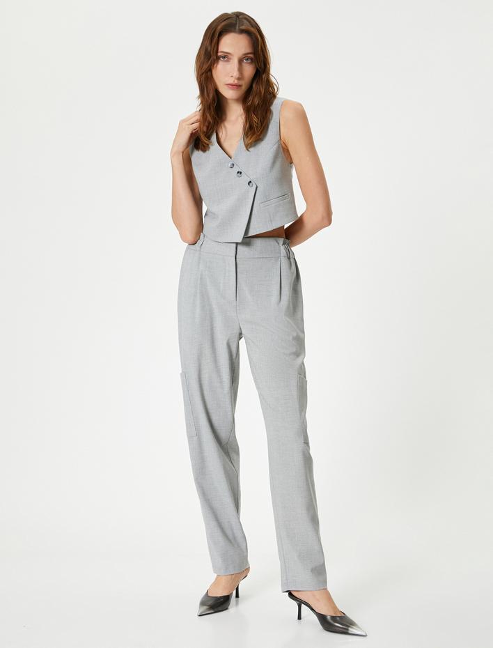  Kısa Yelek Asimetrik Kesim  V Yaka Düğmeli