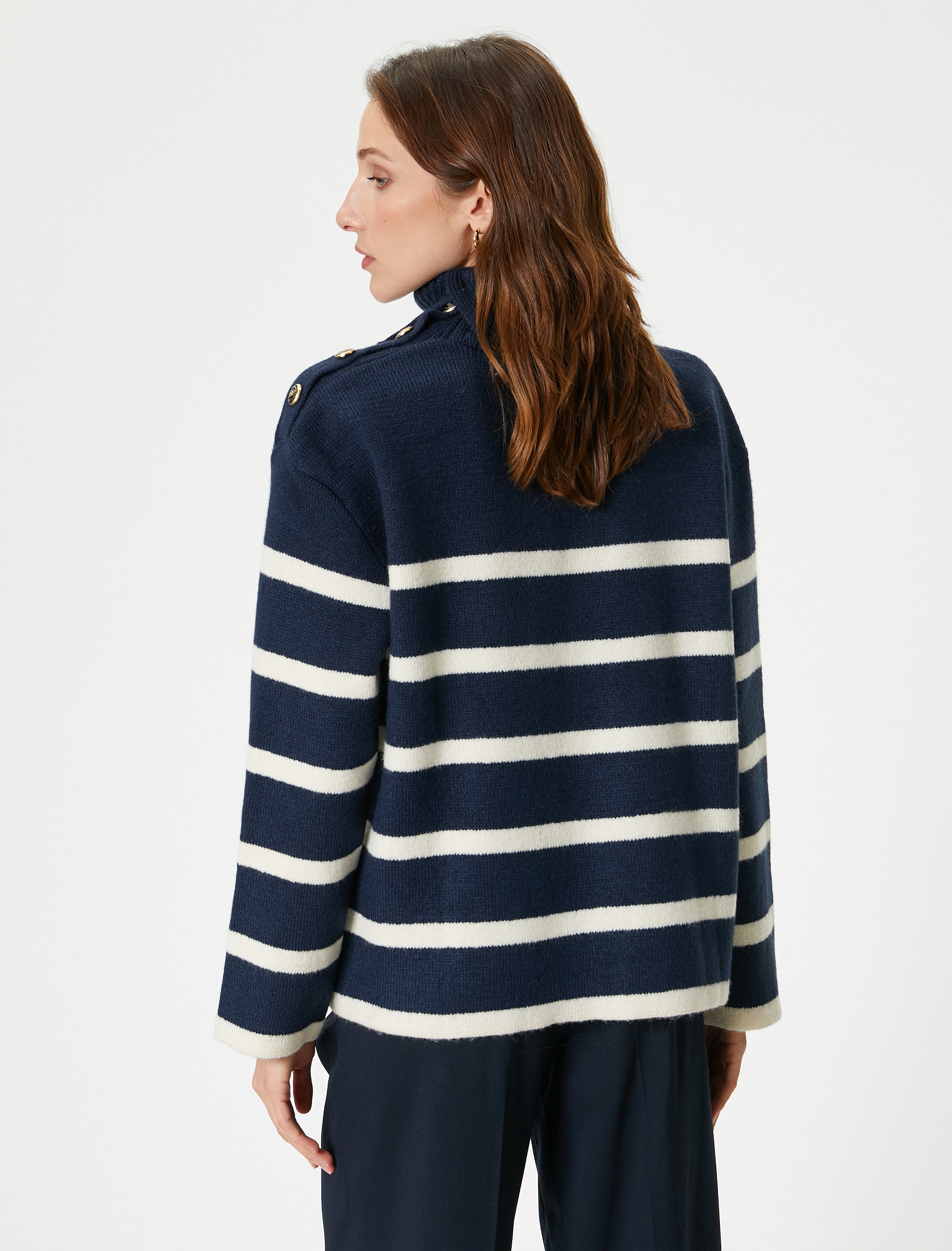   Boğazlı Kazak Uzun Kollu Düğme Detaylı