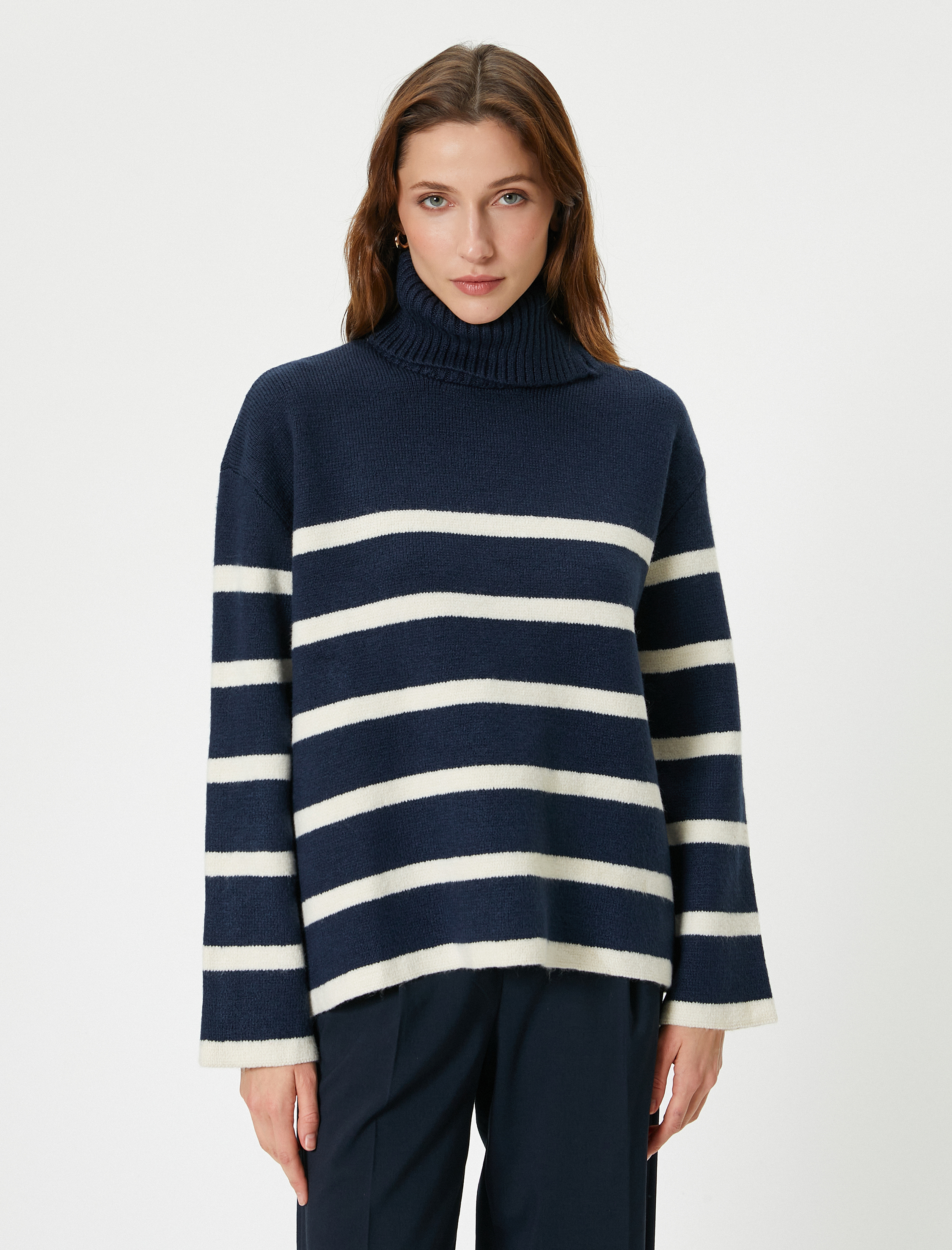   Boğazlı Kazak Uzun Kollu Düğme Detaylı