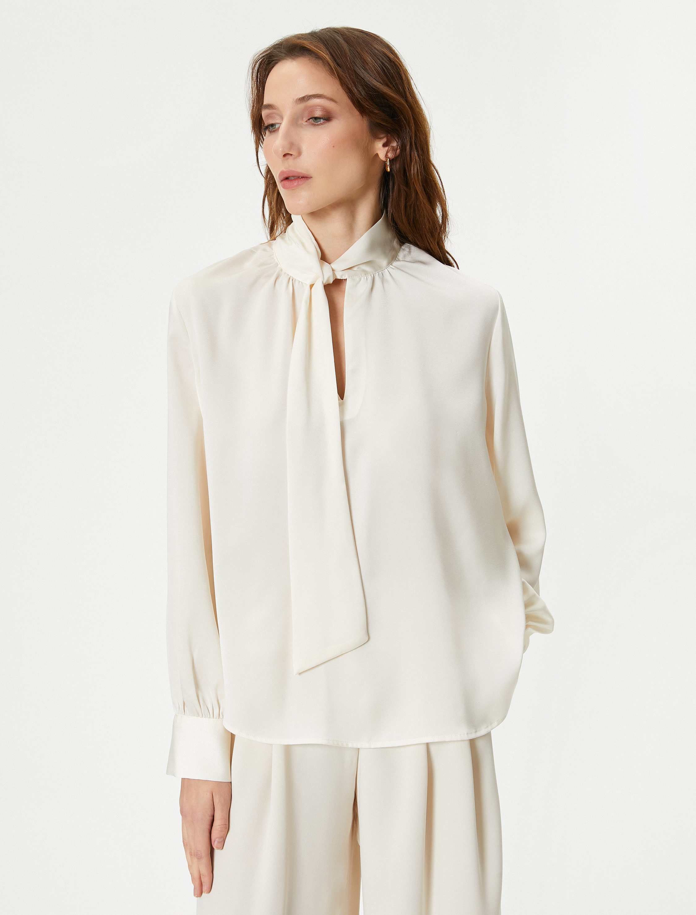   Bluz Uzun Kollu Fular Yaka