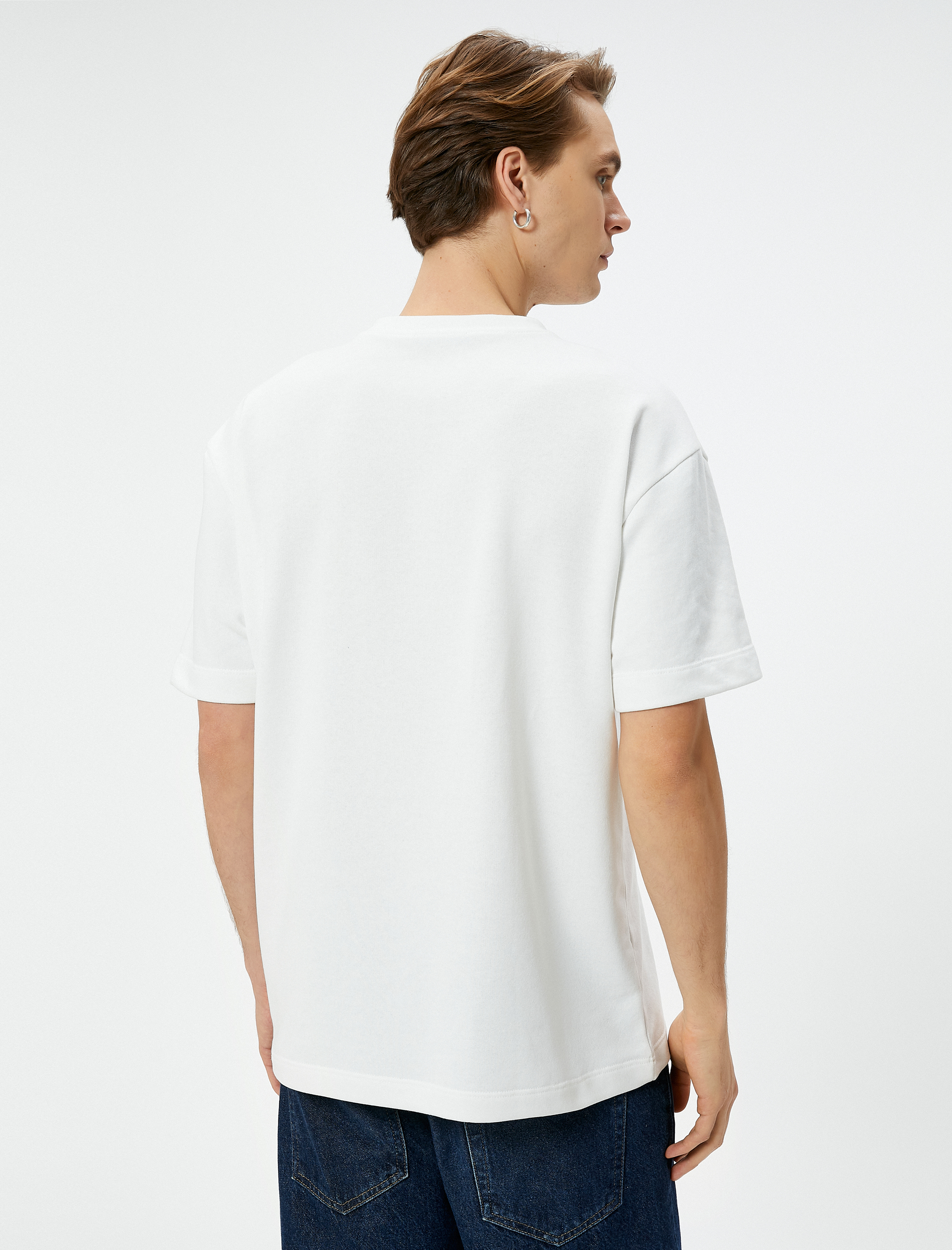   Oversize Tişört Etiket Detaylı Bisiklet Yaka