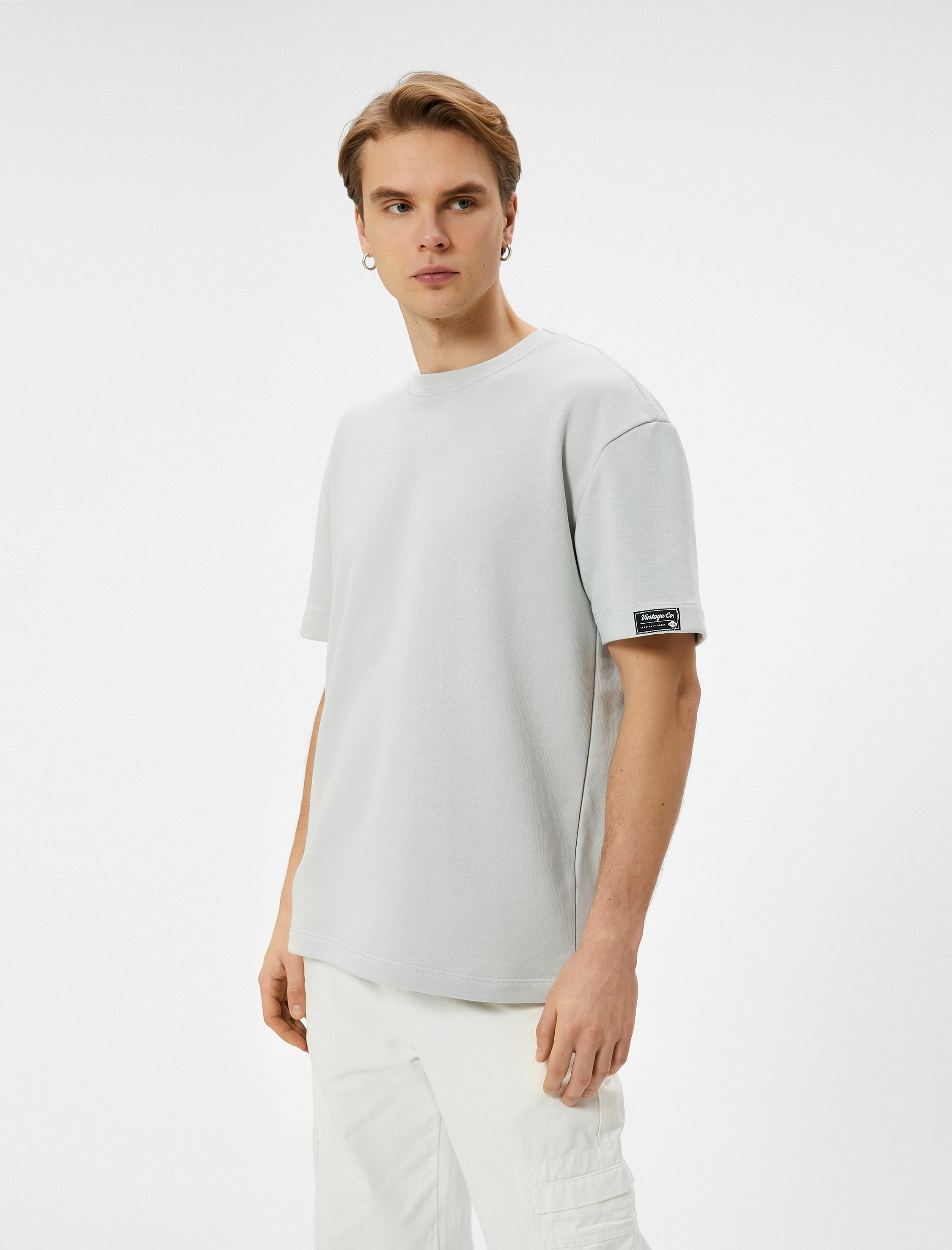   Oversize Tişört Etiket Detaylı Bisiklet Yaka