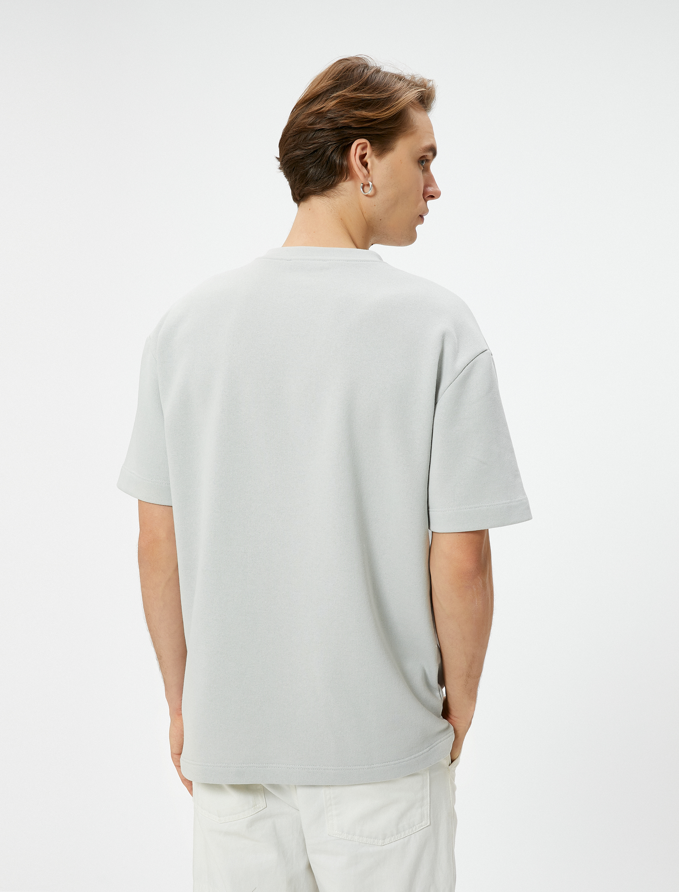   Oversize Tişört Etiket Detaylı Bisiklet Yaka