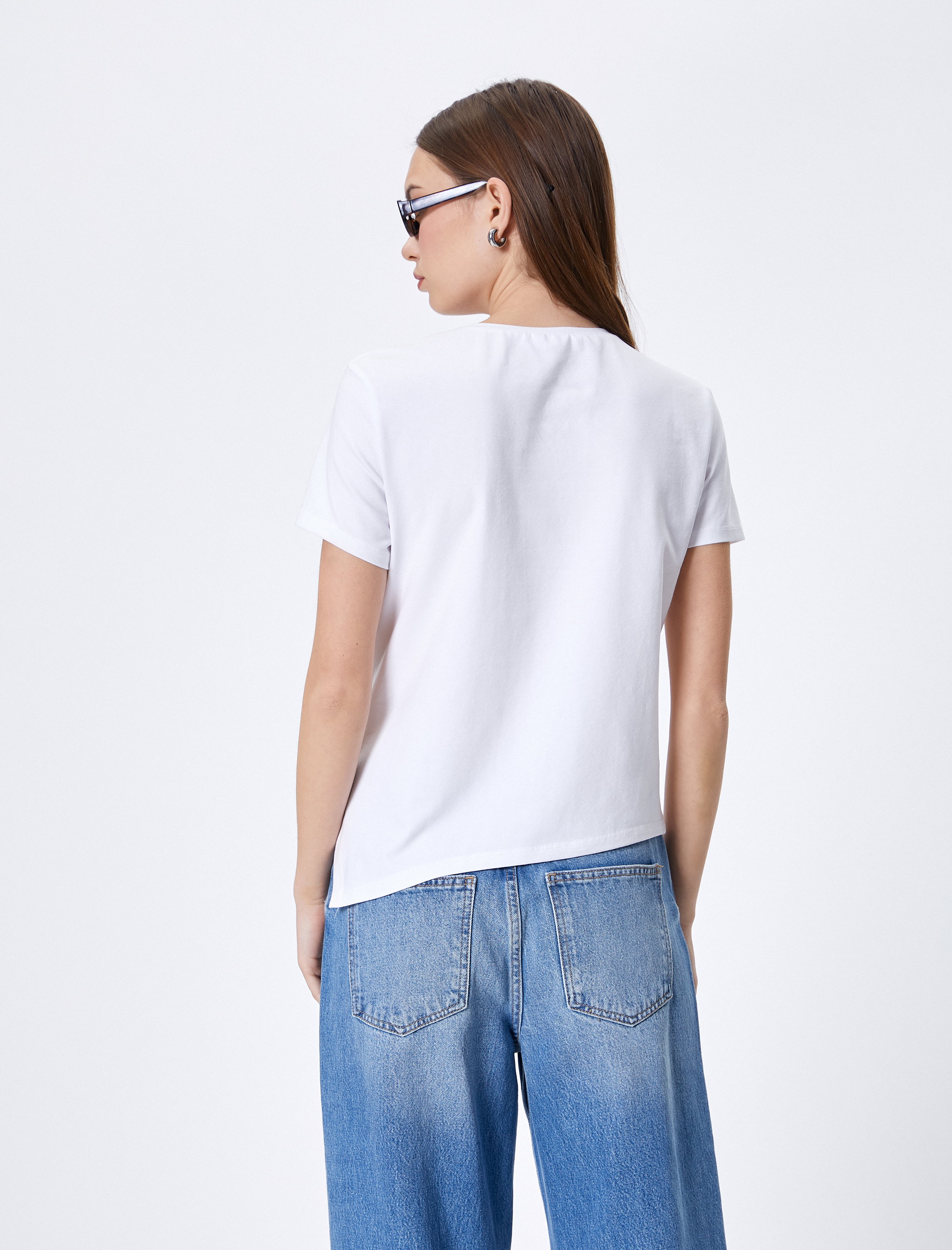   Önden Yırtmaç Detaylı Basic Tişört Kısa Kollu Bisiklet Yaka Pamuklu