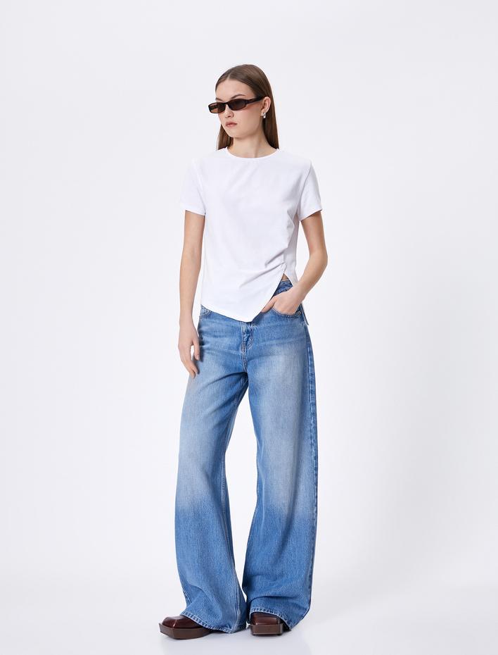  Önden Yırtmaç Detaylı Basic Tişört Kısa Kollu Bisiklet Yaka Pamuklu