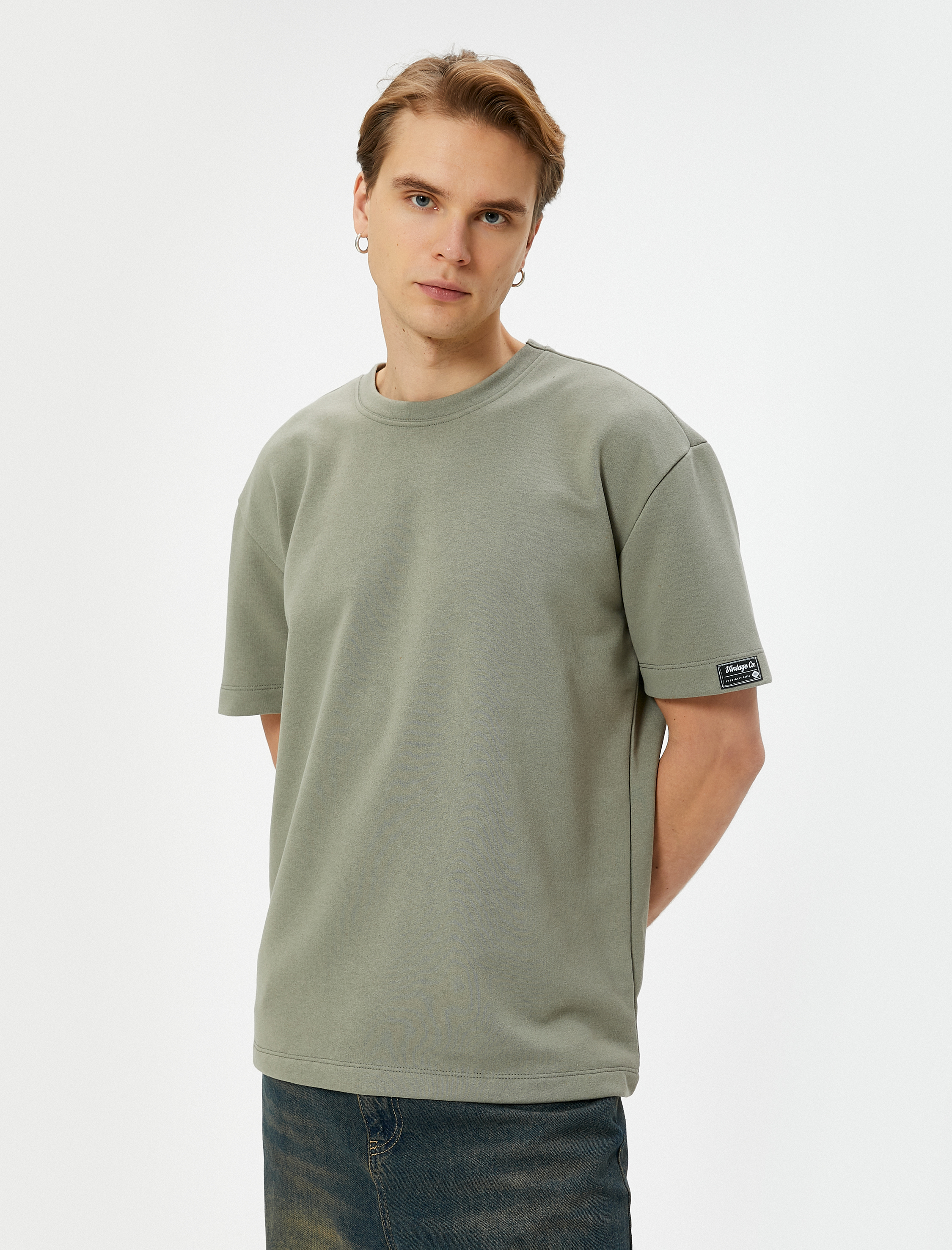   Oversize Tişört Etiket Detaylı Bisiklet Yaka