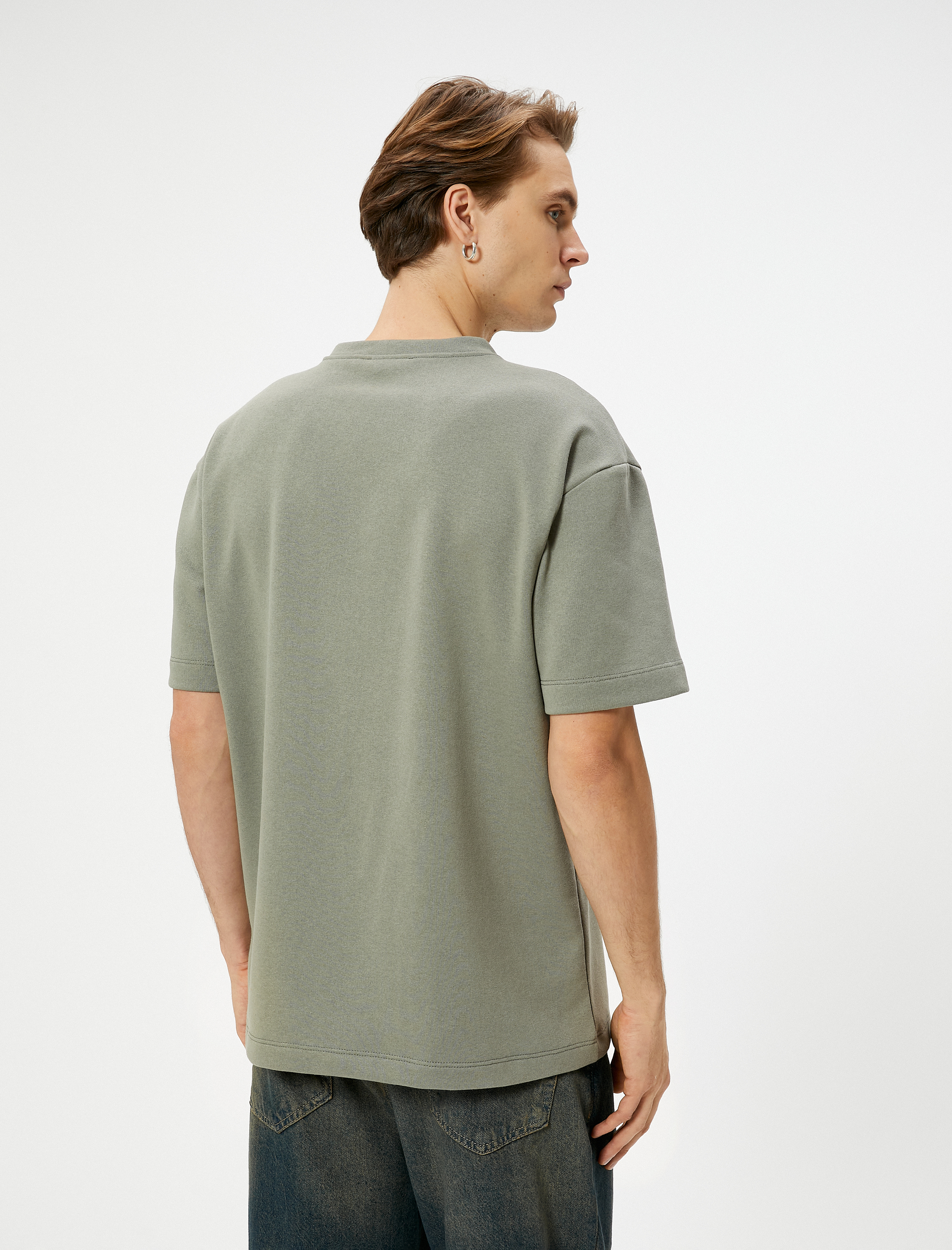   Oversize Tişört Etiket Detaylı Bisiklet Yaka