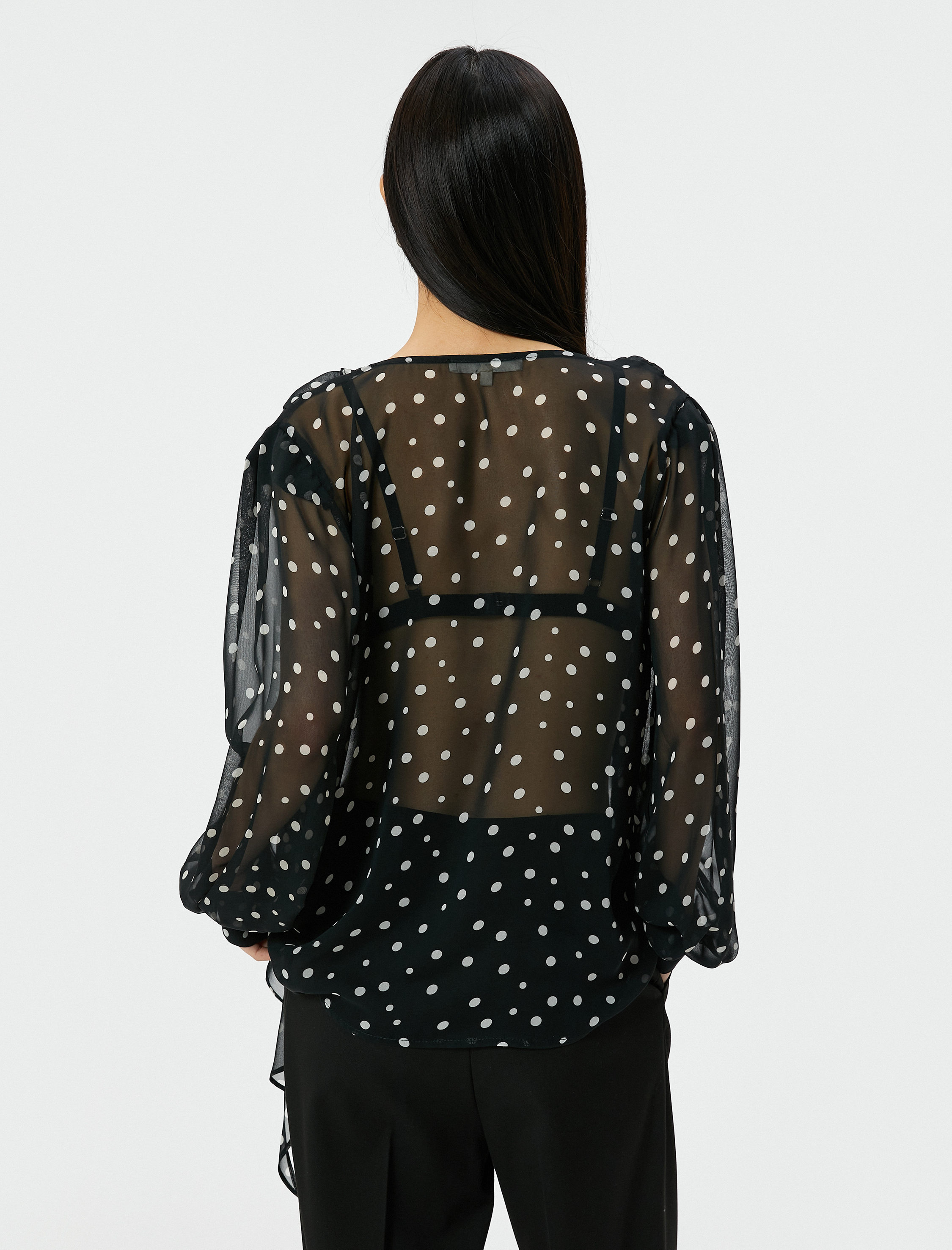   Puantiyeli Bluz Tül Fırfırlı Fular Yaka Uzun Kollu