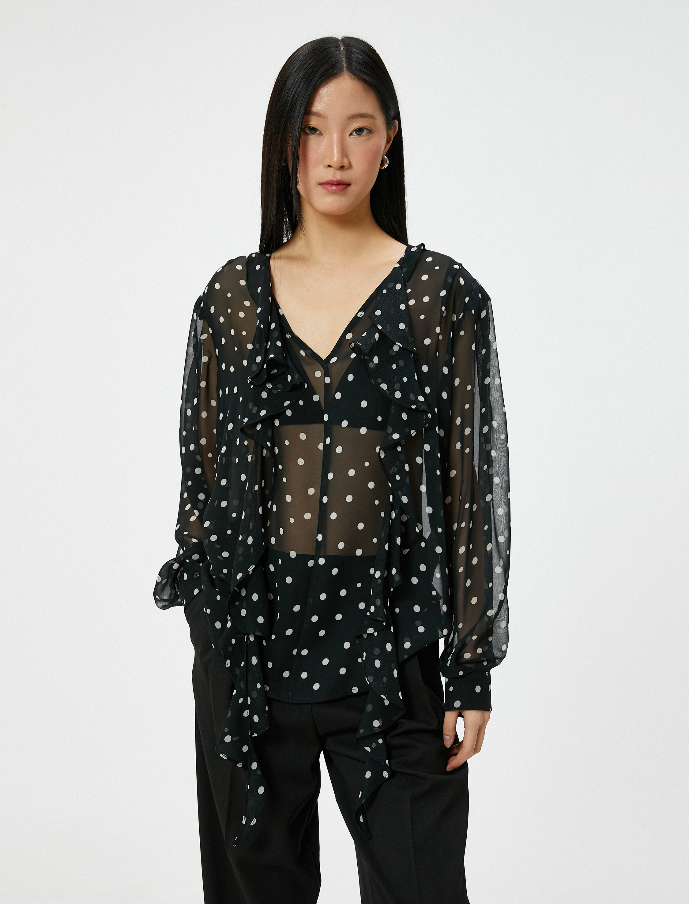   Puantiyeli Bluz Tül Fırfırlı Fular Yaka Uzun Kollu