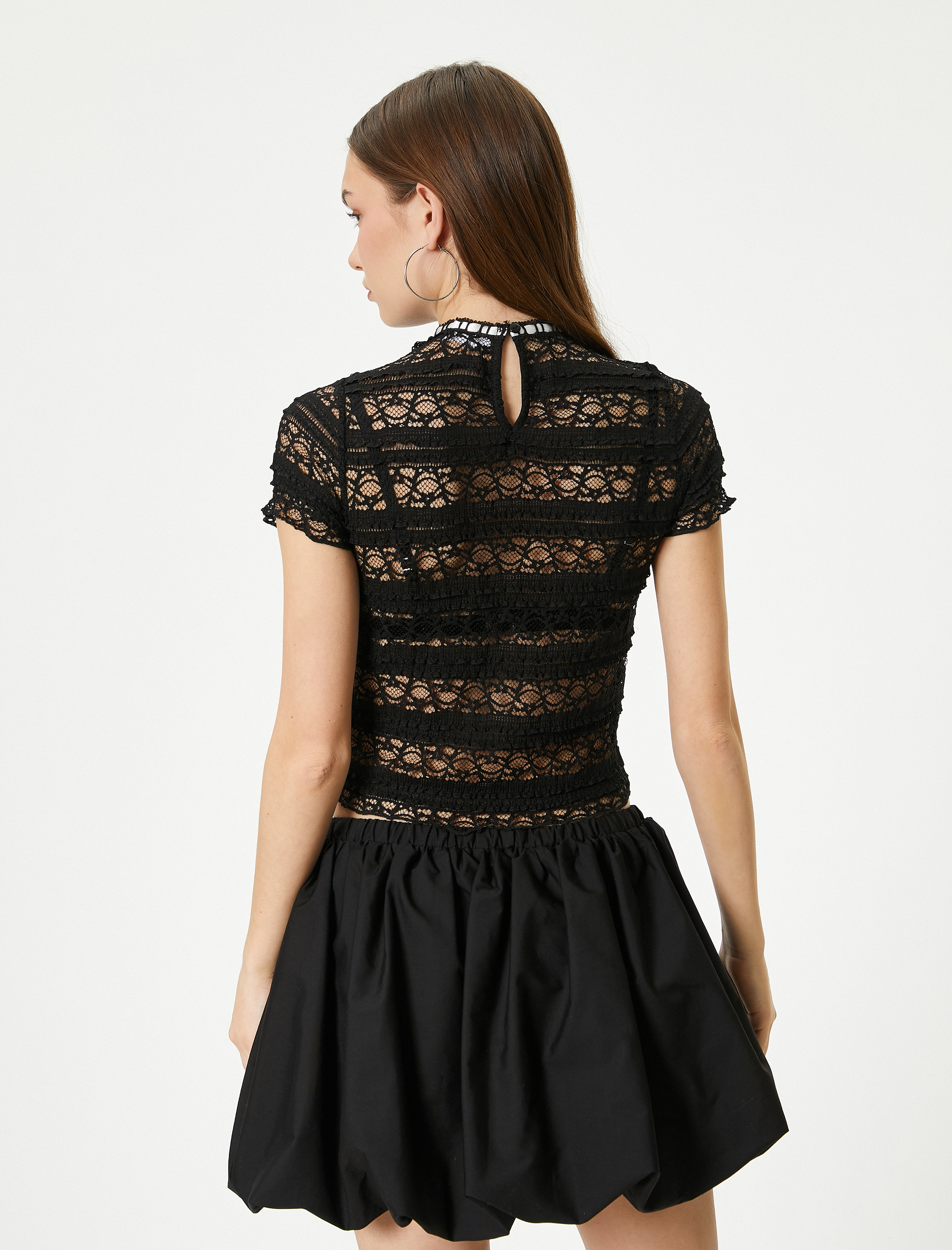   Dantel Tişört Fiyonklu Dik Yaka Kısa Kollu