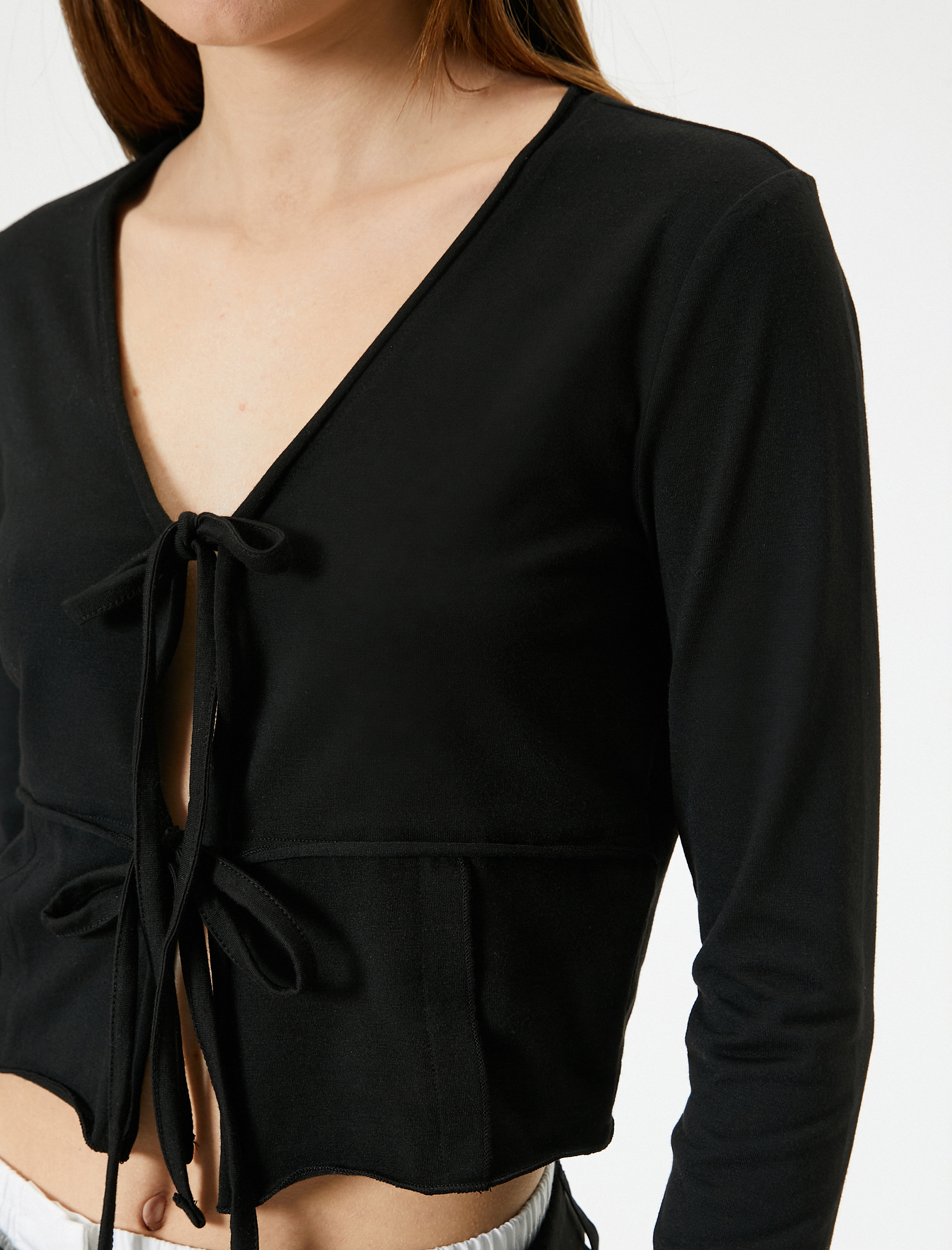   Fiyonk Detaylı Bluz Uzun Kollu V Yaka Viskon Kumaş