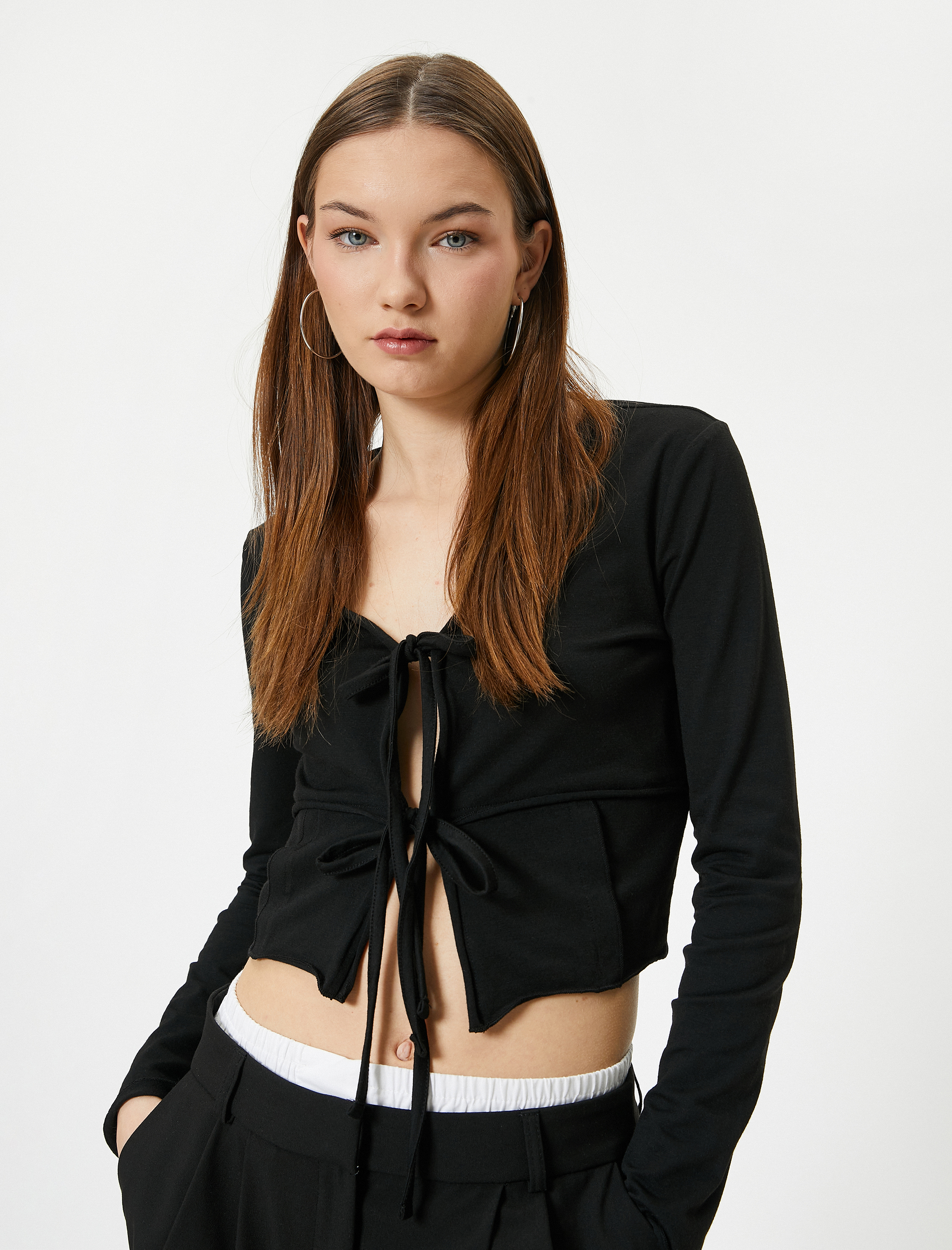   Fiyonk Detaylı Bluz Uzun Kollu V Yaka Viskon Kumaş