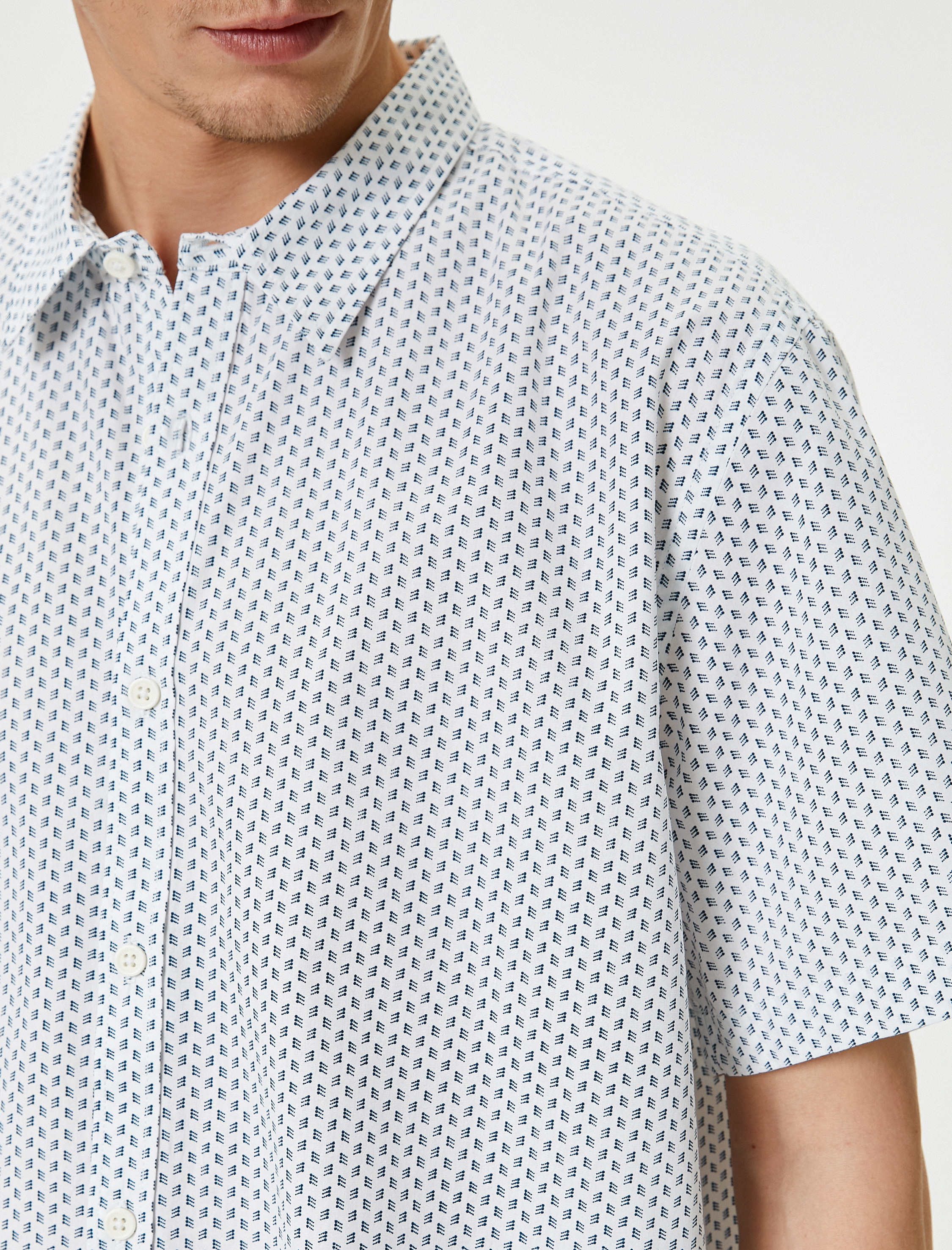   Kısa Kollu Gömlek Minimal Desenli Klasik Yaka Pamuklu Regular Fit