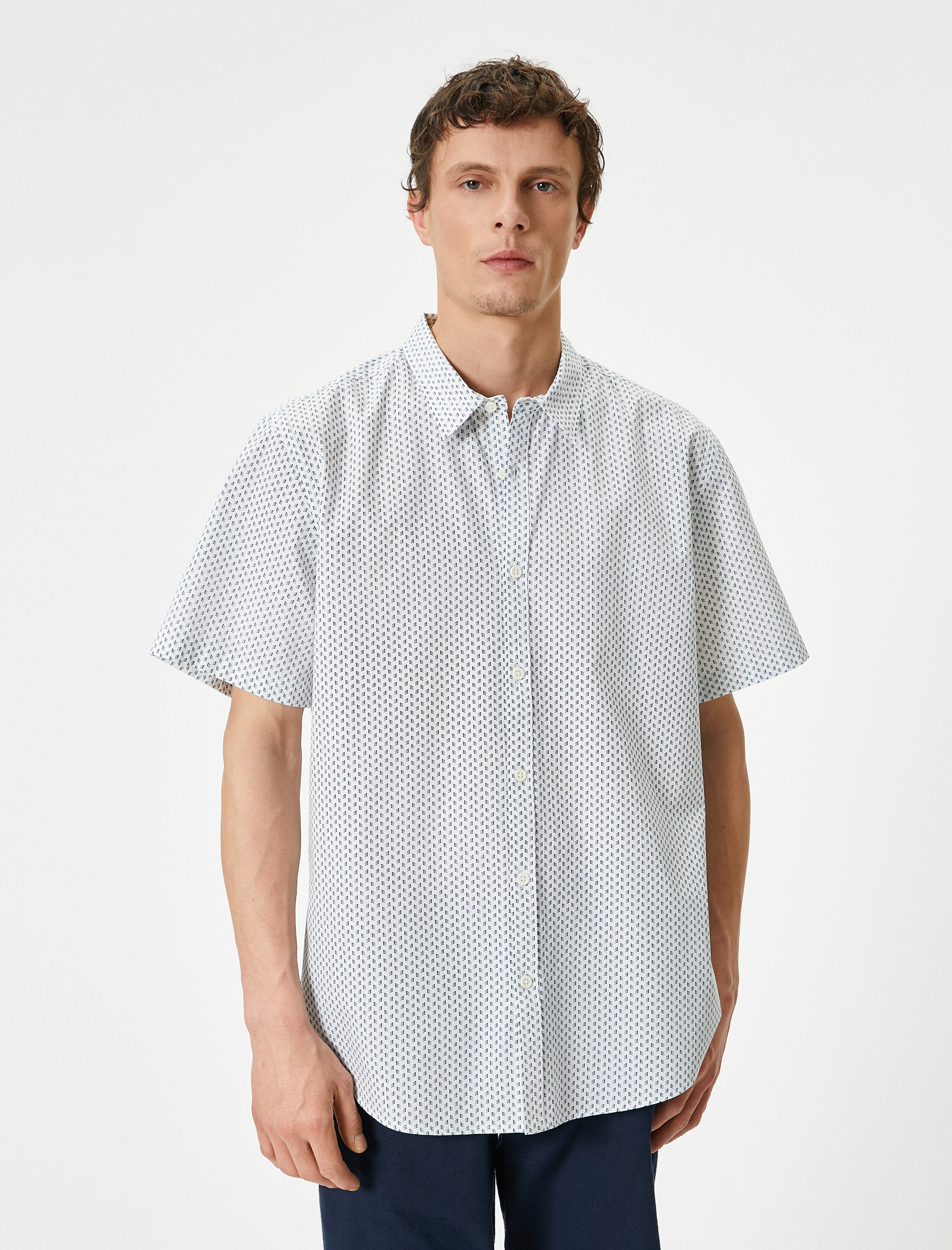   Kısa Kollu Gömlek Minimal Desenli Klasik Yaka Pamuklu Regular Fit