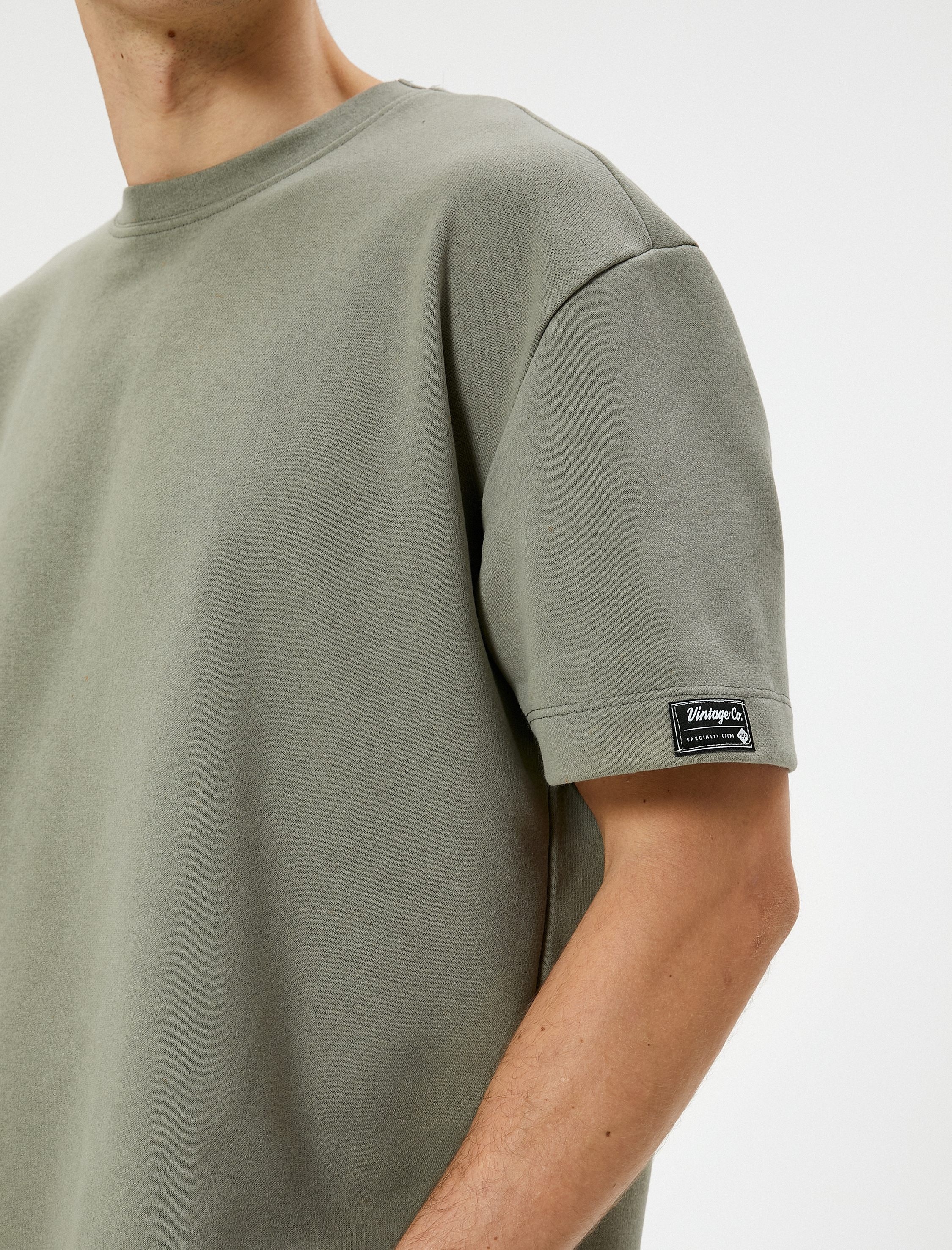   Oversize Tişört Etiket Detaylı Bisiklet Yaka