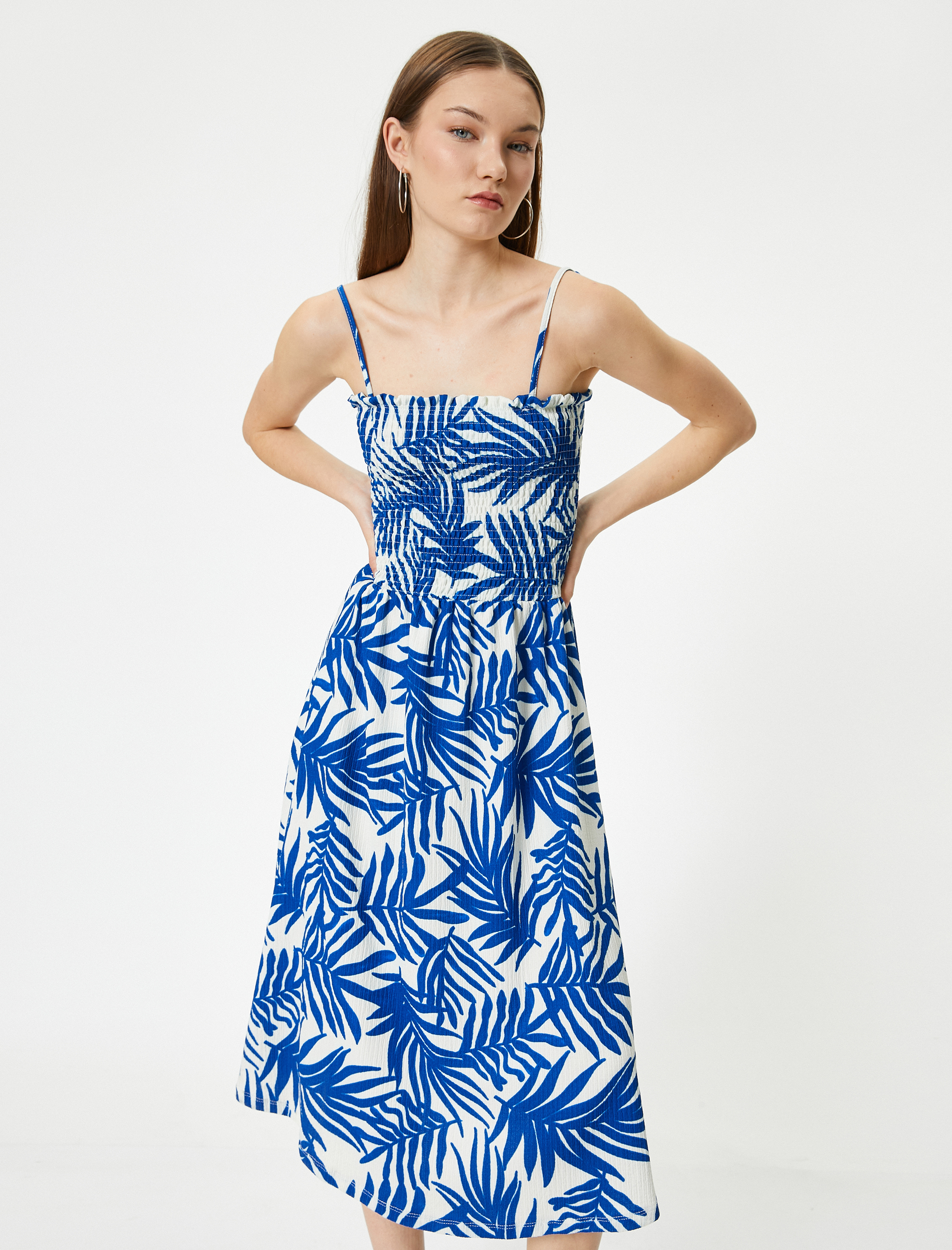   Çiçekli Elbise Midi Boy Askılı Gipe Detaylı Rahat Kalıp Bürümcük