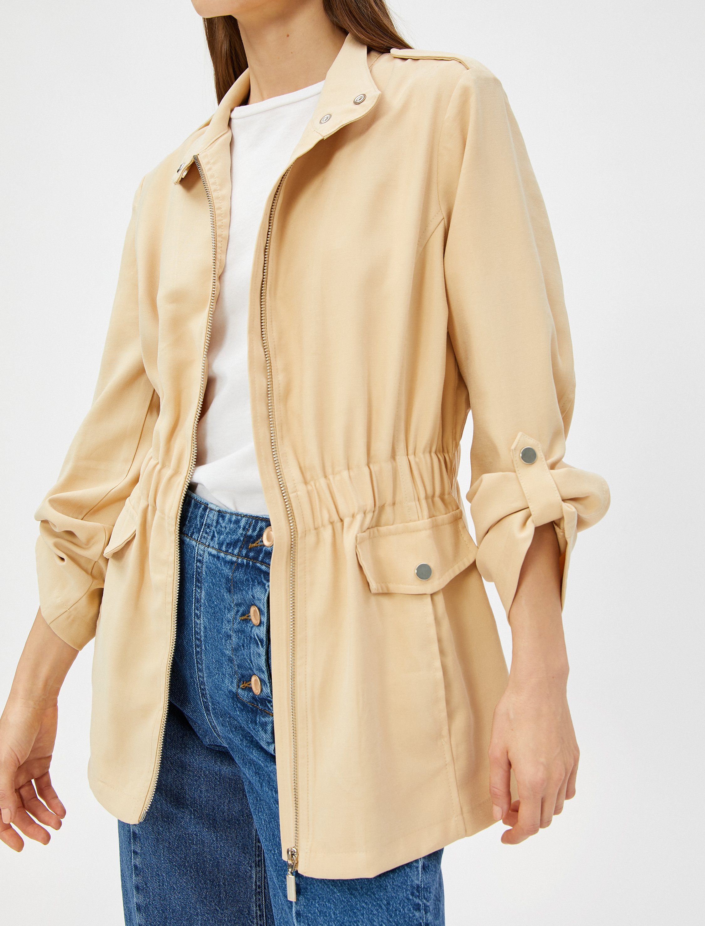   Kısa Trençkot Fermuarlı Apolet Detaylı