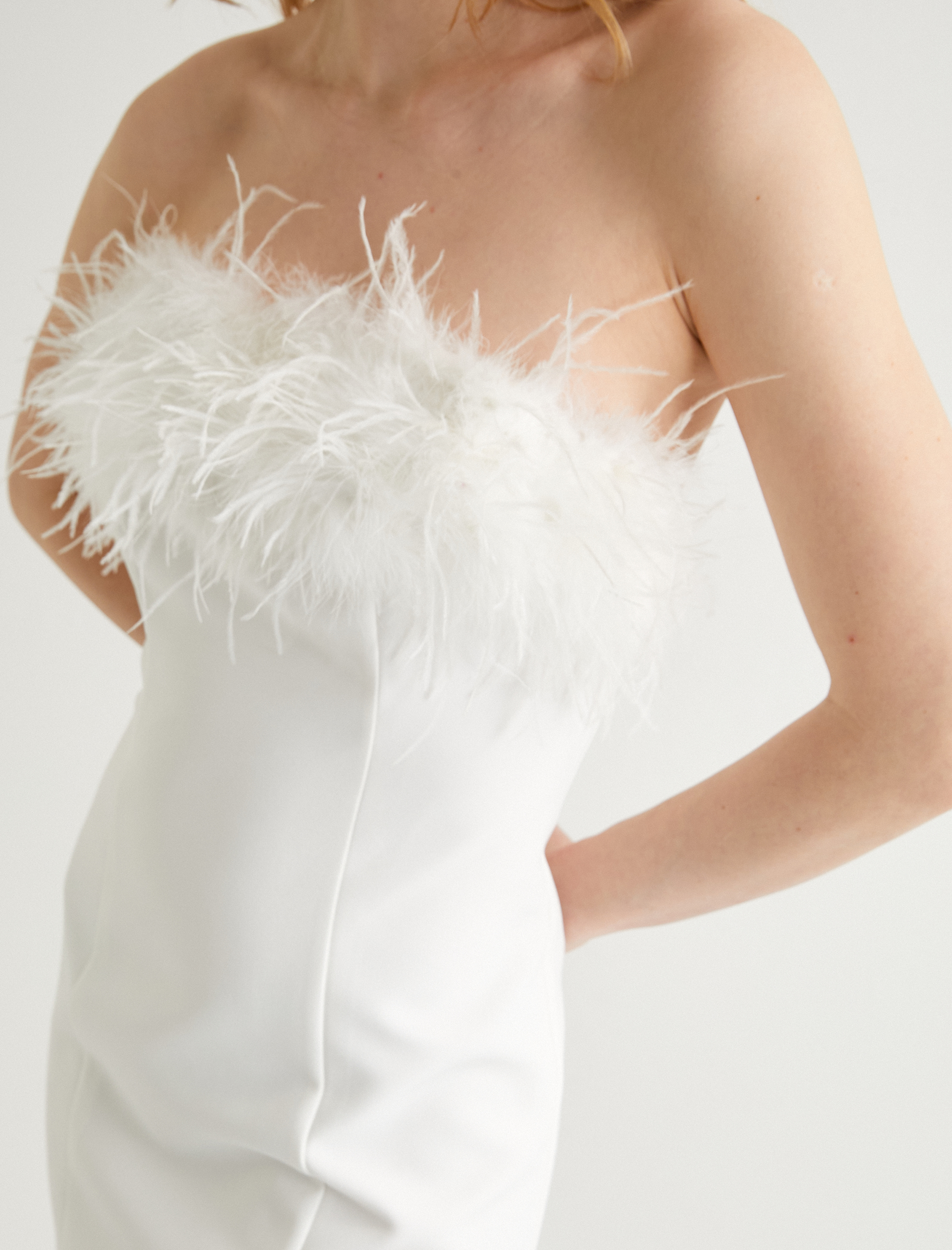   Mini Straplez Elbise Bridal Otriş Tüy Detaylı Slim Fit Astarlı