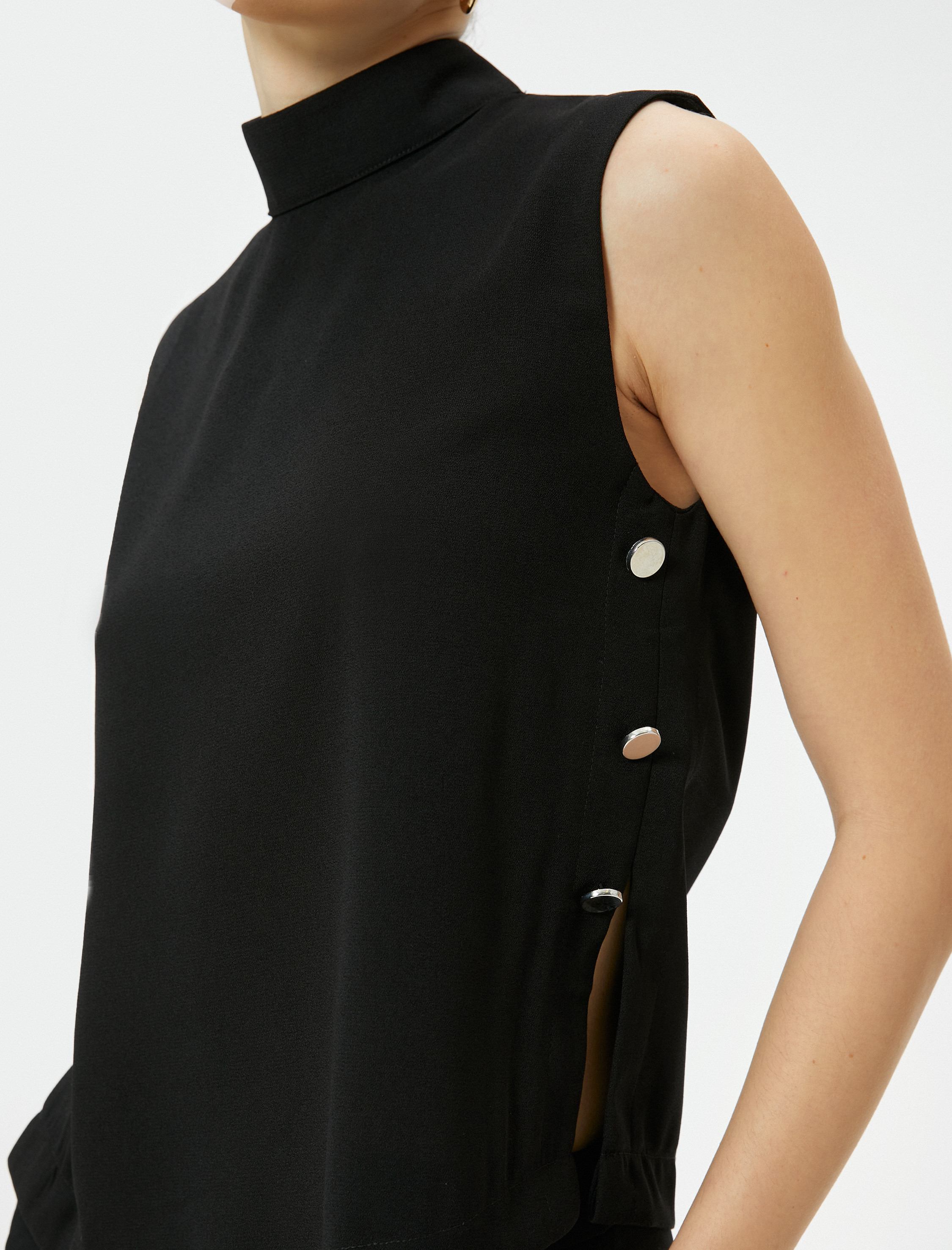   Dik Yaka Bluz Kolsuz Yanları Düğmeli