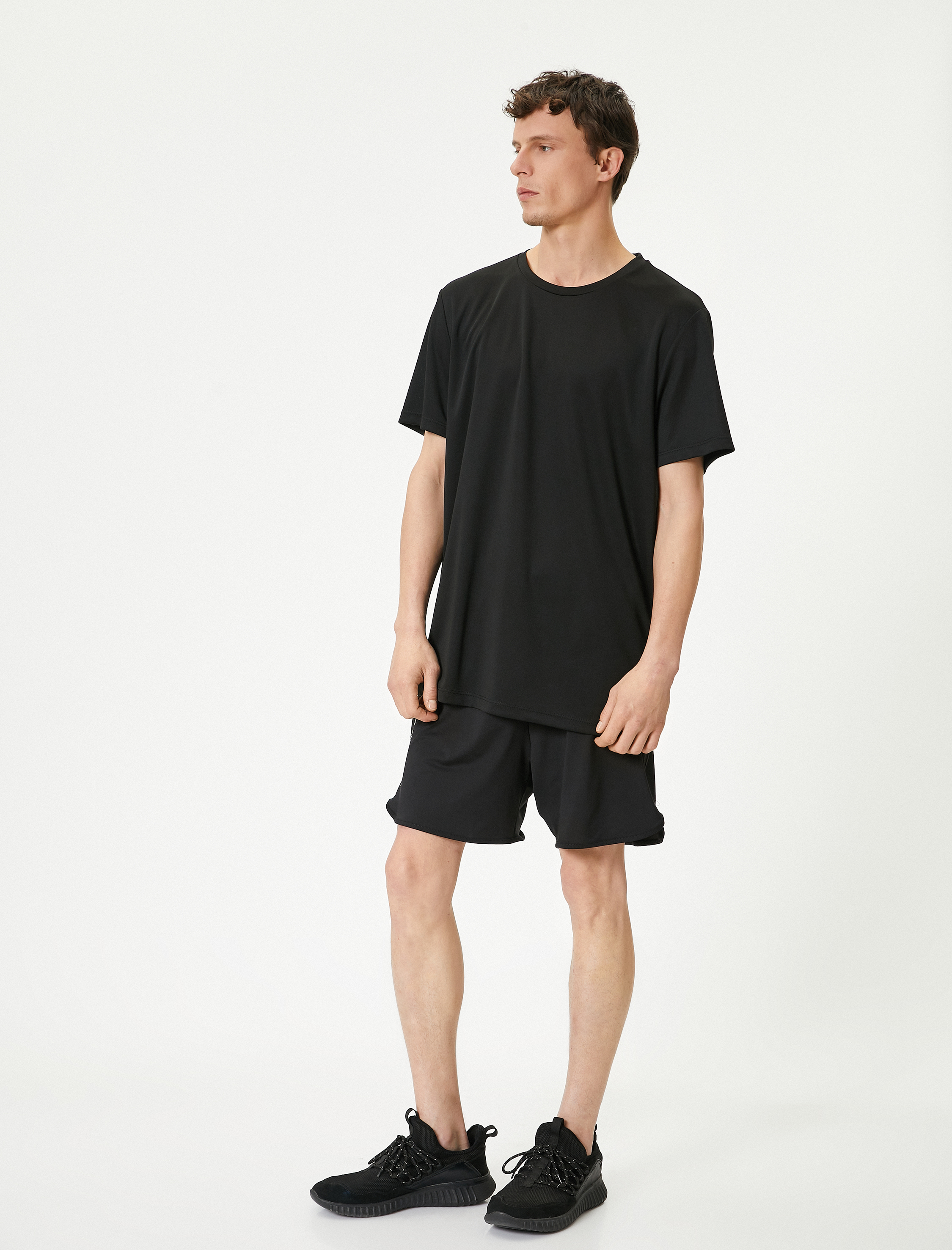   Spor Şort Beli Bağcıklı Cep Detaylı Slogan Baskılı