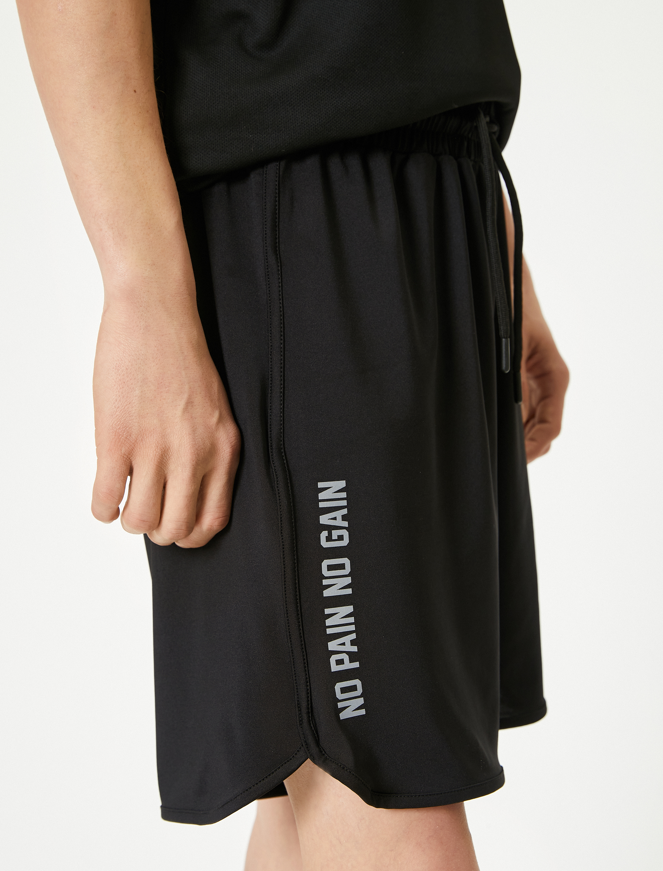   Spor Şort Beli Bağcıklı Cep Detaylı Slogan Baskılı