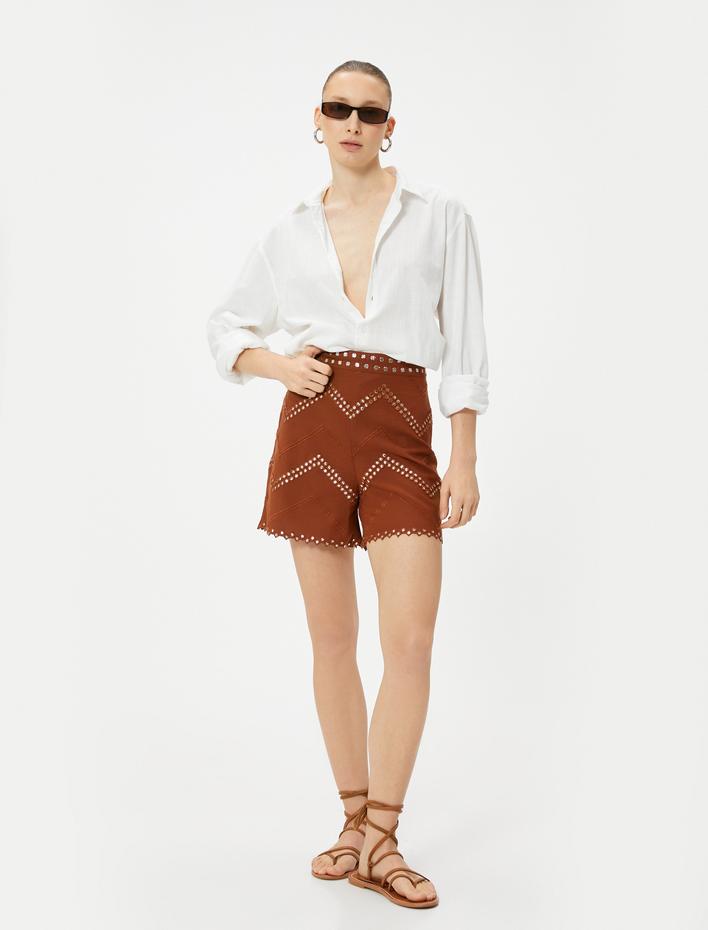  Mini Şort Parlak İşleme Detaylı Normal Bel Viskon Karışımlı